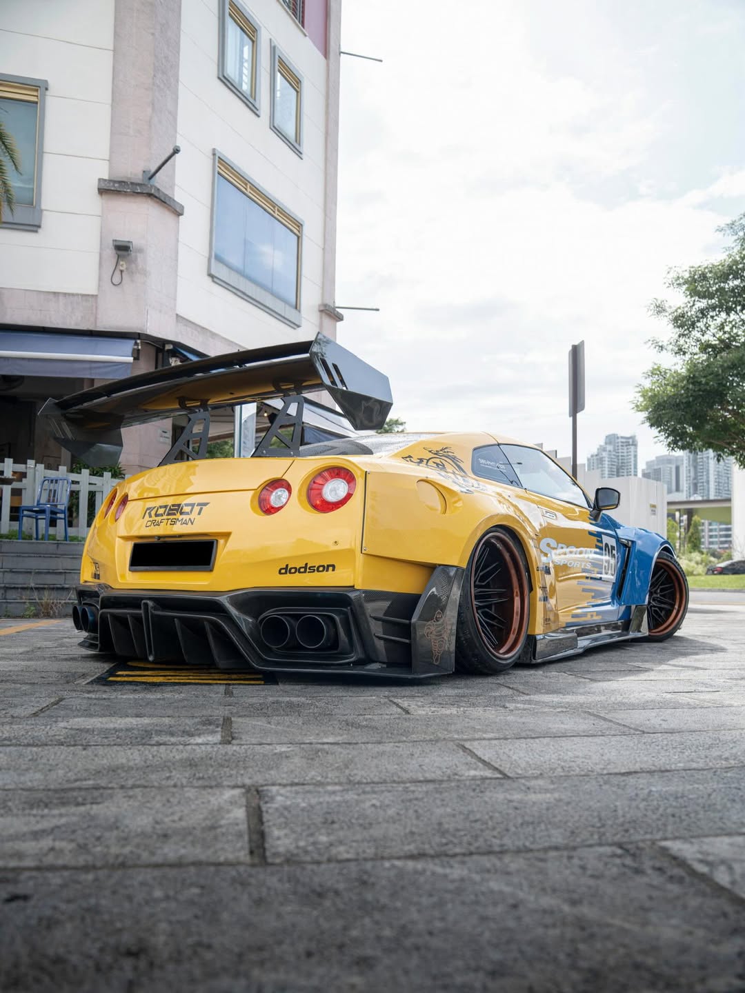 Robot Craftsman Nissan GTR Body Kit R35 WIDEBODY Fibre Glass Reinforced Plastic Complete Body Kit (FRP) Aftermarket Carbon Fiber Part / Bodykit - Robot Bodykits