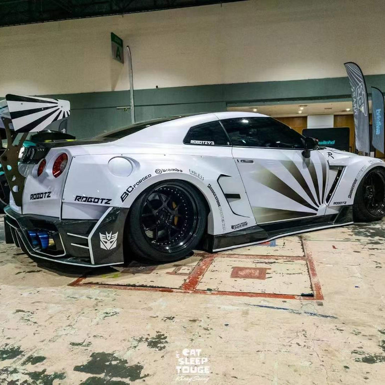 Robot Craftsman Nissan GTR Body Kit R35 WIDEBODY Fibre Glass Reinforced Plastic Complete Body Kit (FRP) Aftermarket Carbon Fiber Part / Bodykit - Robot Bodykits