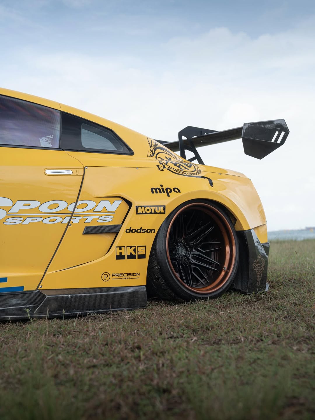 Robot Craftsman Nissan GTR Body Kit R35 WIDEBODY Fibre Glass Reinforced Plastic Complete Body Kit (FRP) Aftermarket Carbon Fiber Part / Bodykit - Robot Bodykits