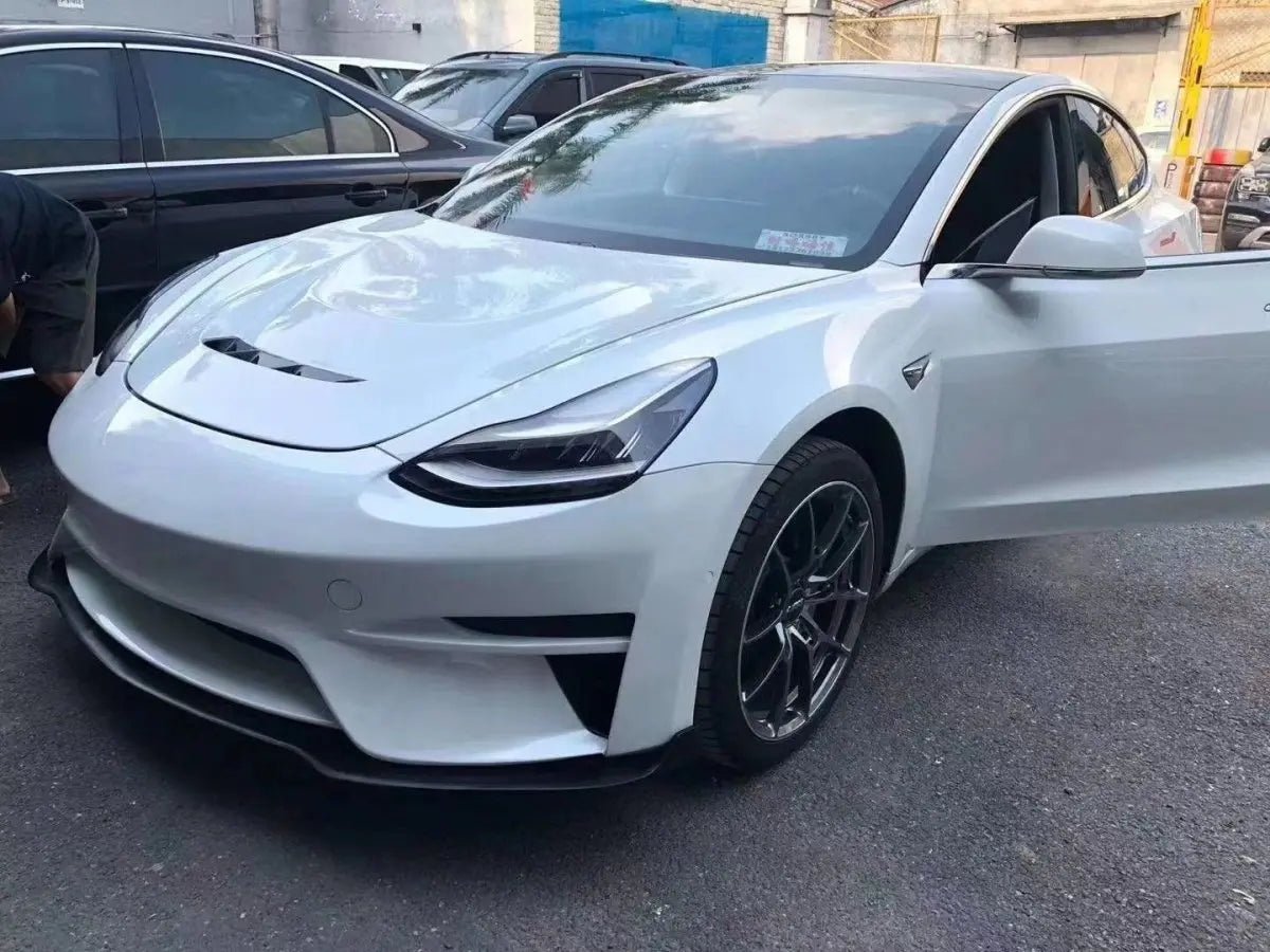 Robot Craftsman Tesla Model 3 