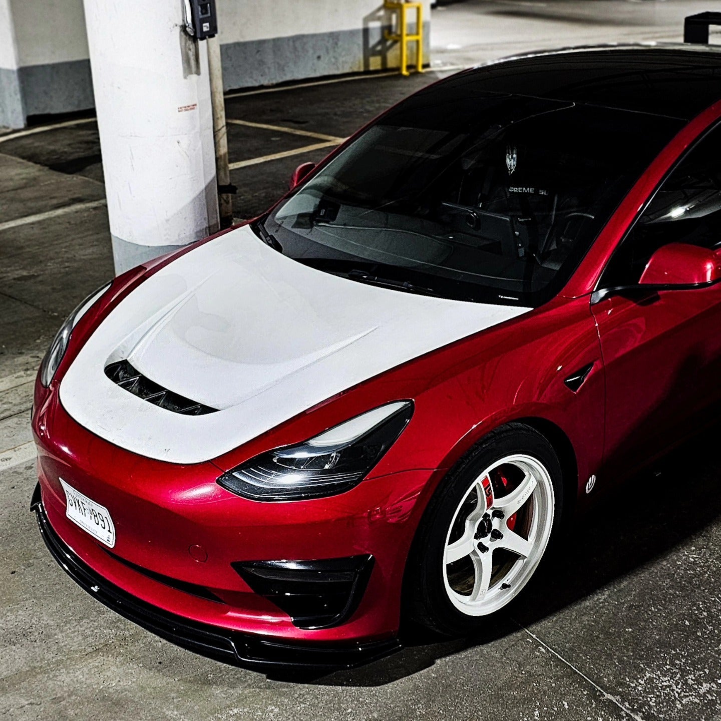 Robot Craftsman Tesla Model 3 