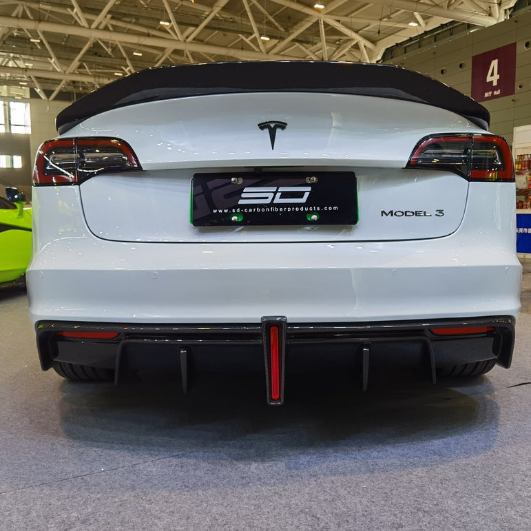 Robot Craftsman Tesla Model 3 