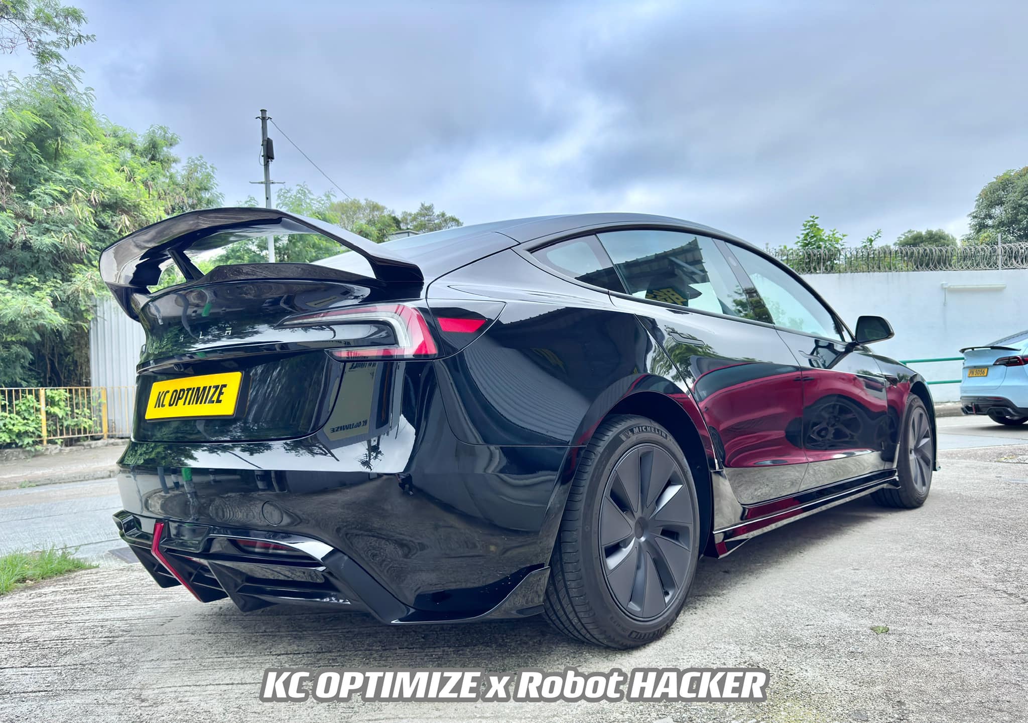 Robot Craftsman Tesla Model 3 Highland 