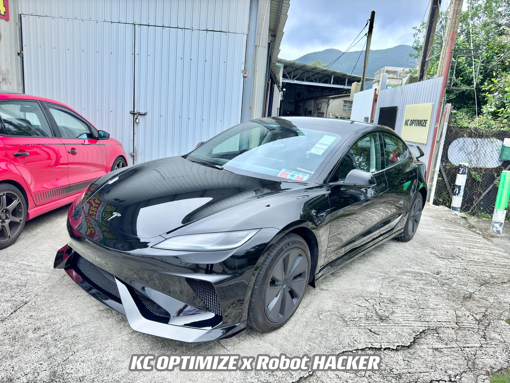 Robot Craftsman Tesla Model 3 Highland 
