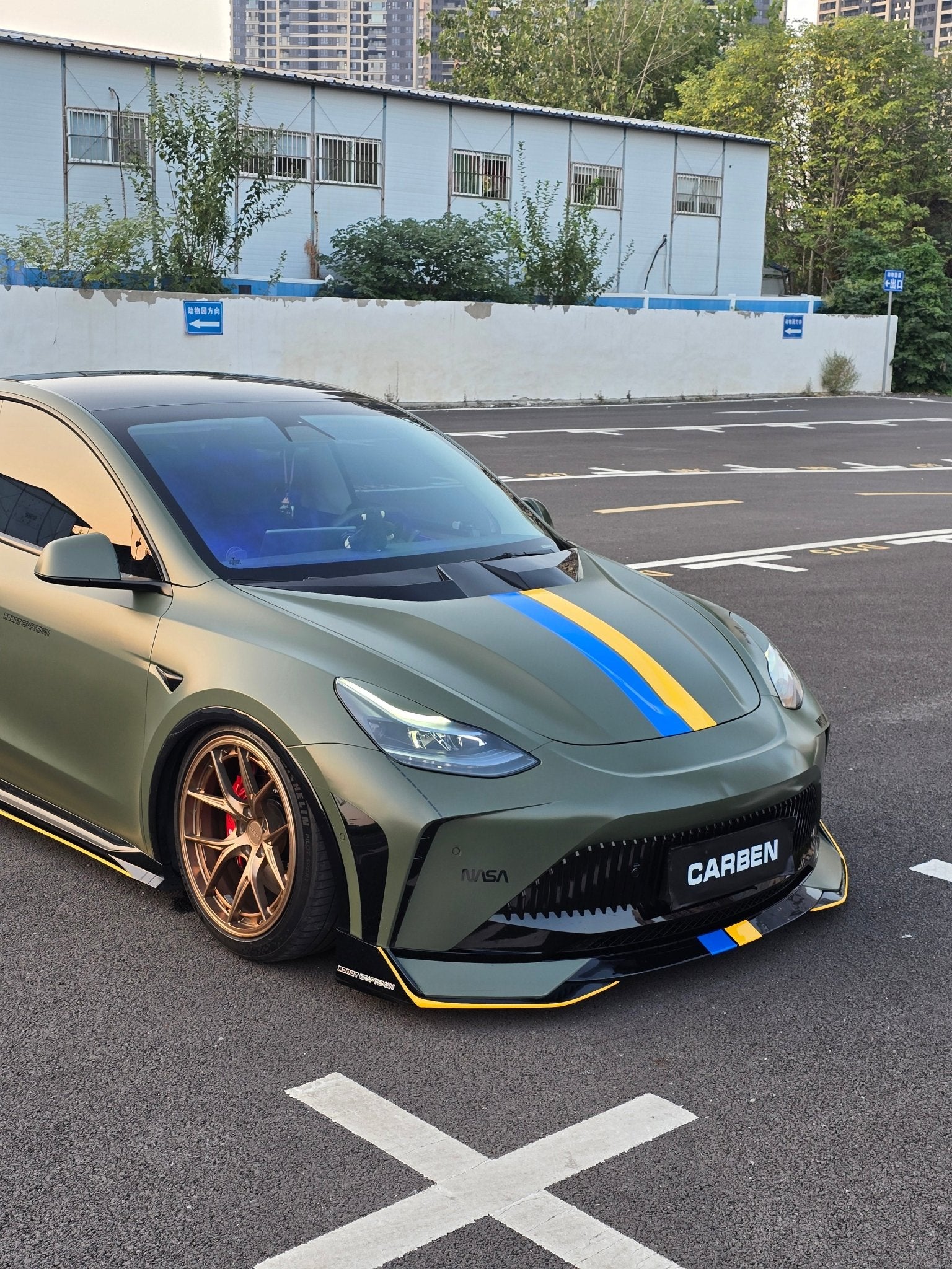 Robot Craftsman Tesla Model Y Starship Polypropylene Front Bumper Aftermarket Carbon Fiber Part / Bodykit - Robot Bodykits