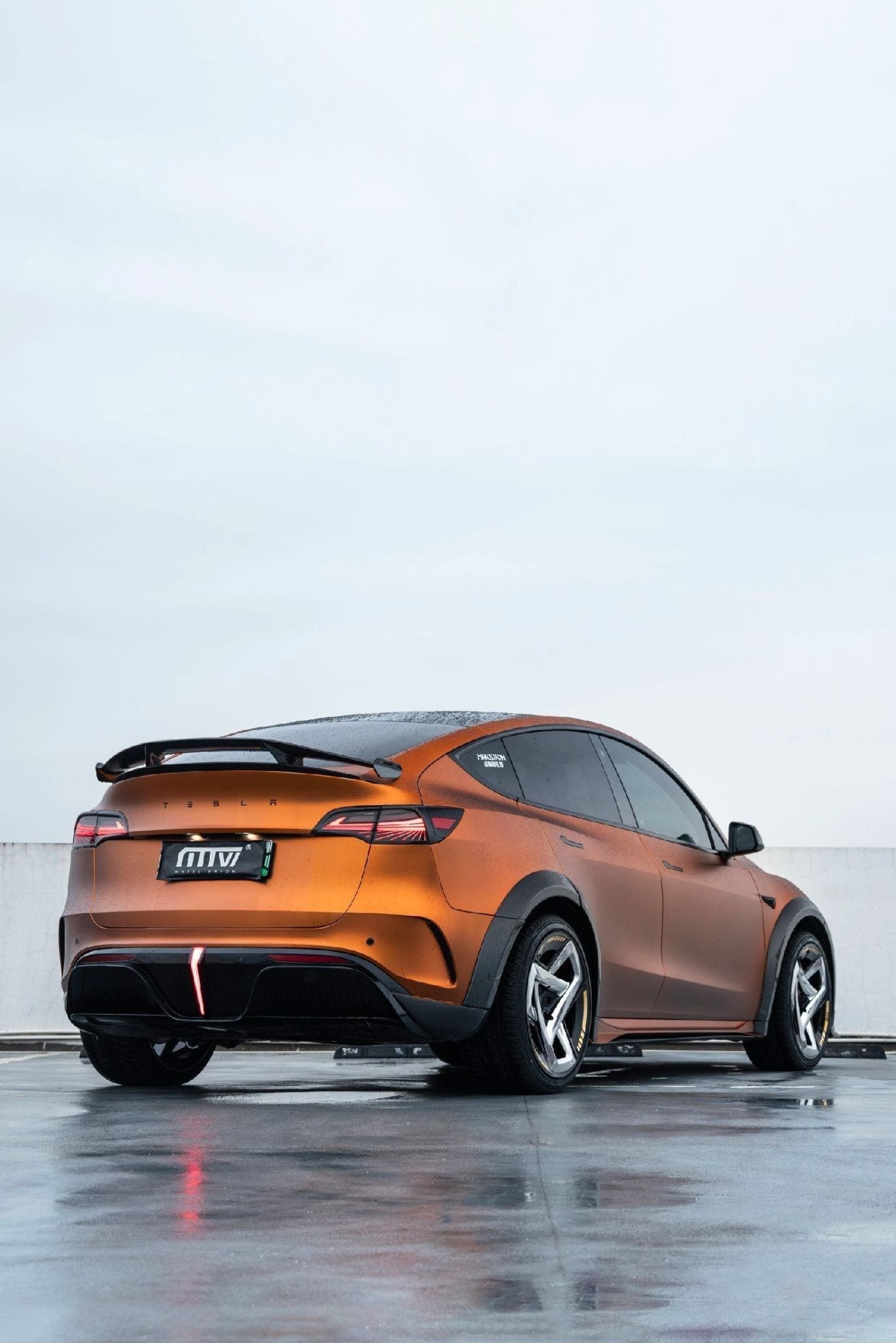 Robot Craftsman Tesla Model Y Starship Polypropylene Rear Bumper & Diffuser Aftermarket Carbon Fiber Part / Bodykit - Robot Bodykits