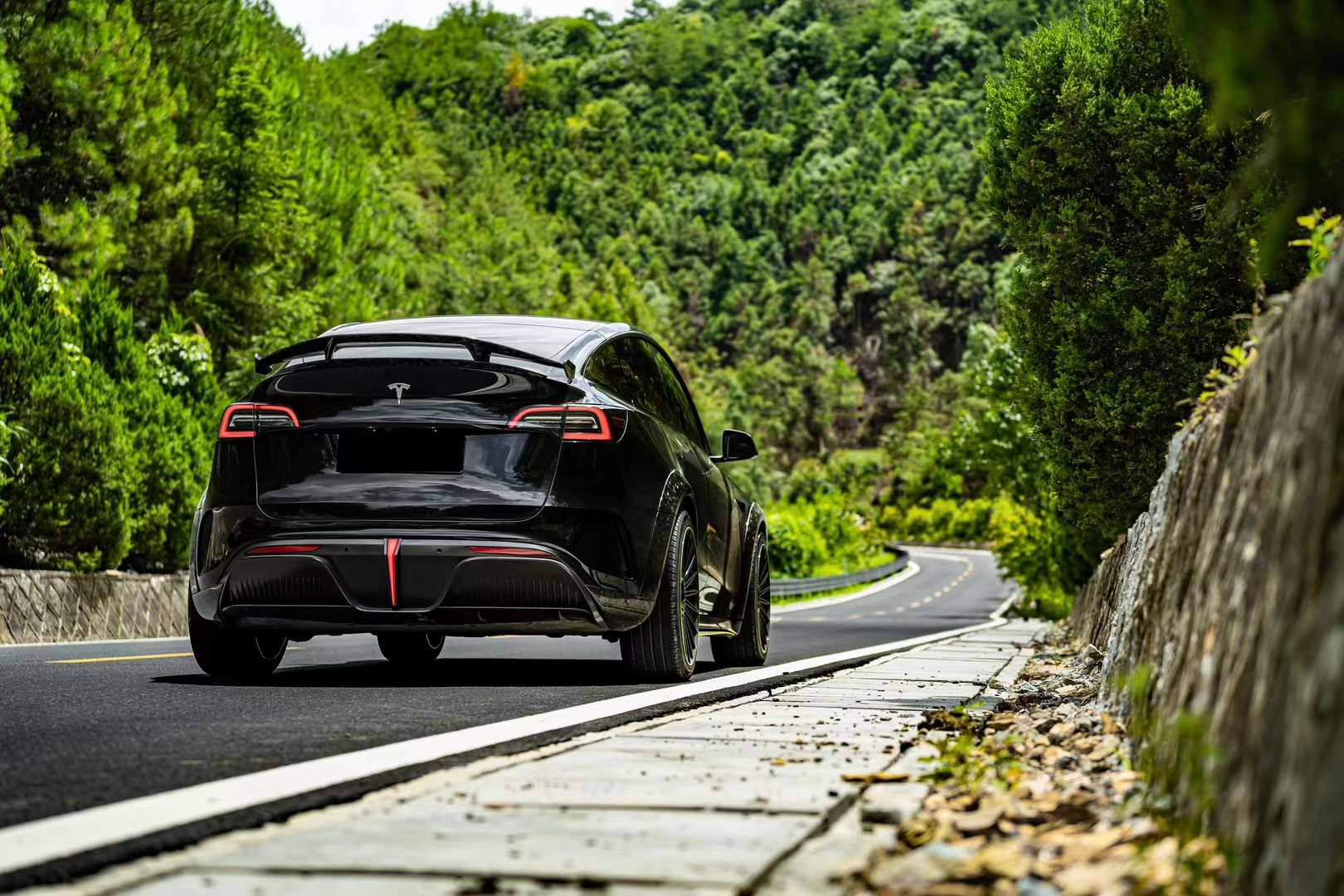Robot Craftsman Tesla Model Y Starship Polypropylene Rear Bumper & Diffuser Aftermarket Carbon Fiber Part / Bodykit - Robot Bodykits