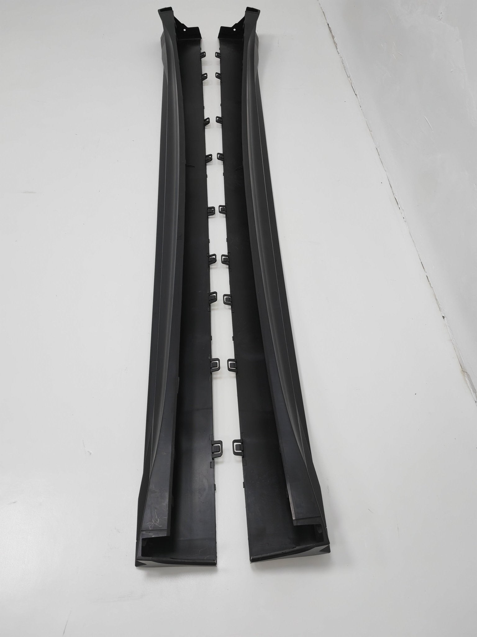 Robot Craftsman Tesla Model Y Starship Polypropylene Side Skirts Aftermarket Carbon Fiber Part / Bodykit - Robot Bodykits