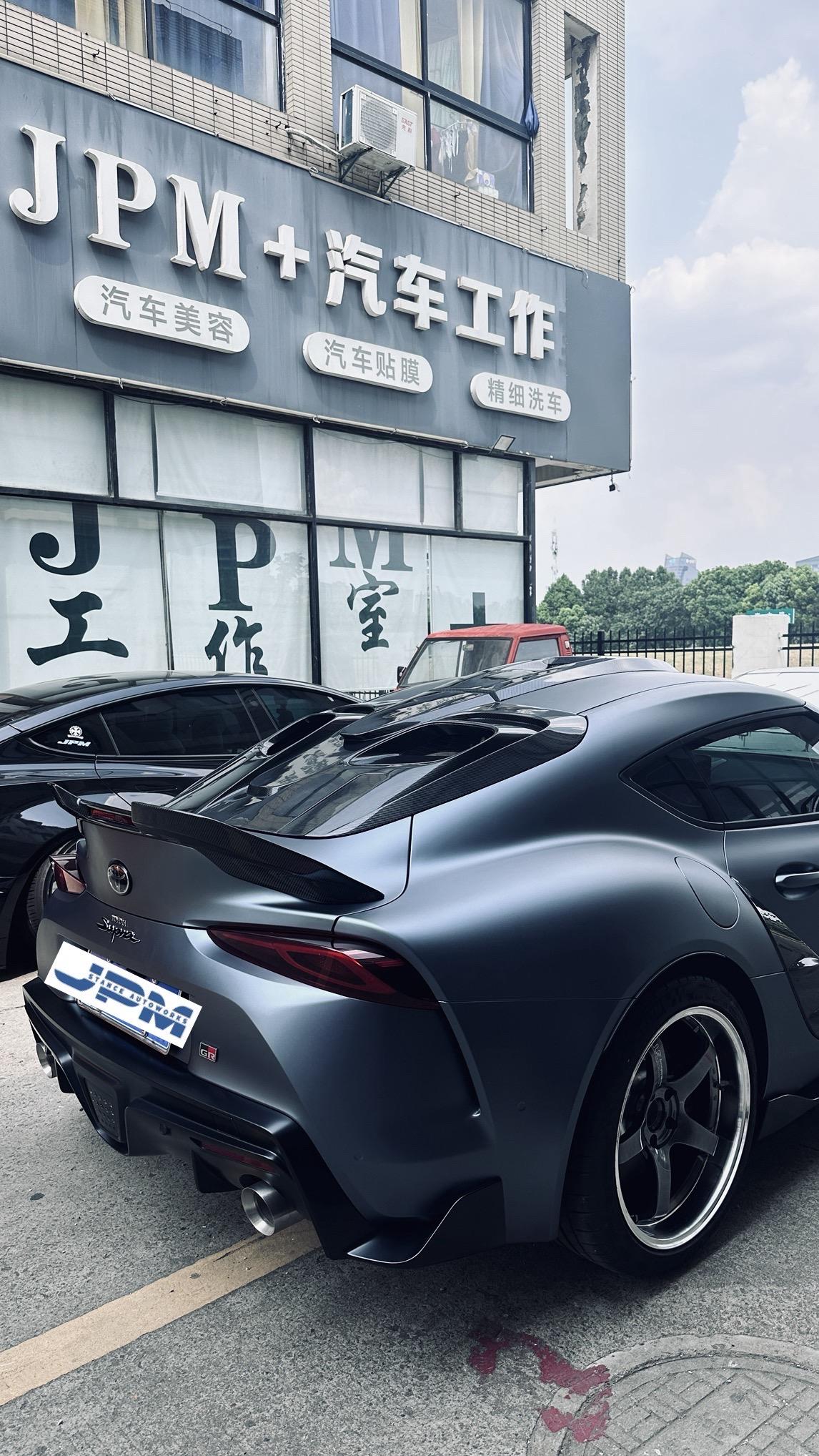 Robot Craftsman Toyota GR Supra Roof Scoop & Rear Window Louver Aftermarket Carbon Fiber Part / Bodykit - Robot Bodykits