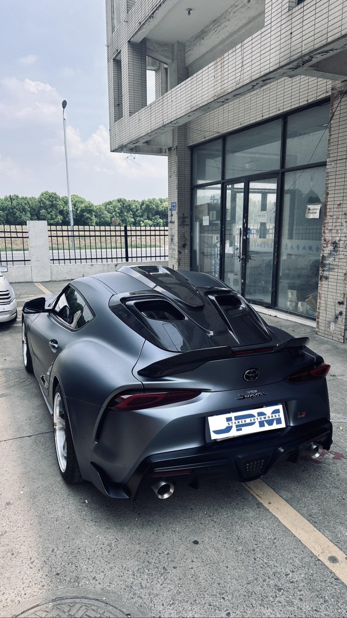 Robot Craftsman Toyota GR Supra Roof Scoop & Rear Window Louver Aftermarket Carbon Fiber Part / Bodykit - Robot Bodykits