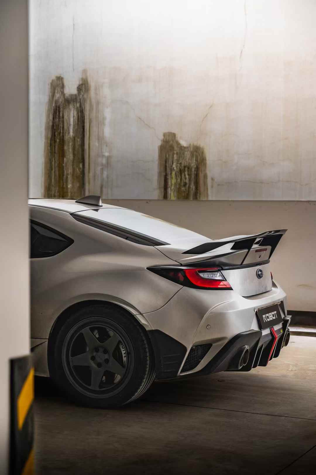 Robot Craftsman Toyota GR86 ZN8 / BRZ ZD8 GT Sport Wing (Carbon/FRP) Aftermarket Carbon Fiber Part / Bodykit - Robot Bodykits