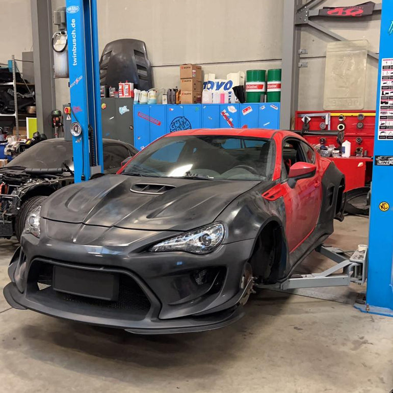 Robot Craftsman Toyota GT86 / BRZ / FRS Fibre Glass Reinforced Plastic Complete Body Kit (FRP) Fits Toyota GT86 / Subaru BRZ – First Gen (2012–2021) Aftermarket Carbon Fiber Part / Bodykit - Robot Bodykits