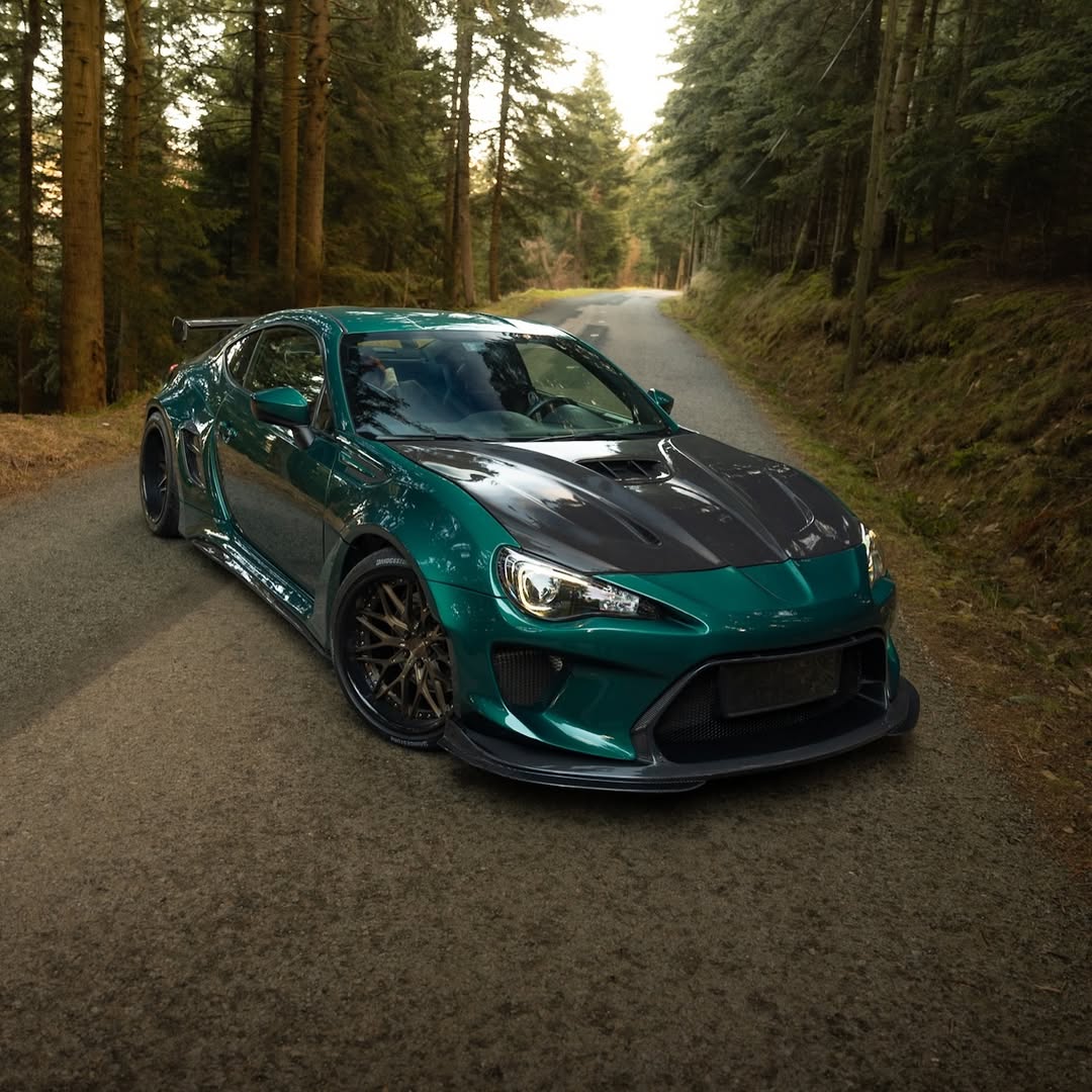 Robot Craftsman Toyota GT86 / BRZ / FRS Fibre Glass Reinforced Plastic Complete Body Kit (FRP) Fits Toyota GT86 / Subaru BRZ – First Gen (2012–2021) Aftermarket Carbon Fiber Part / Bodykit - Robot Bodykits