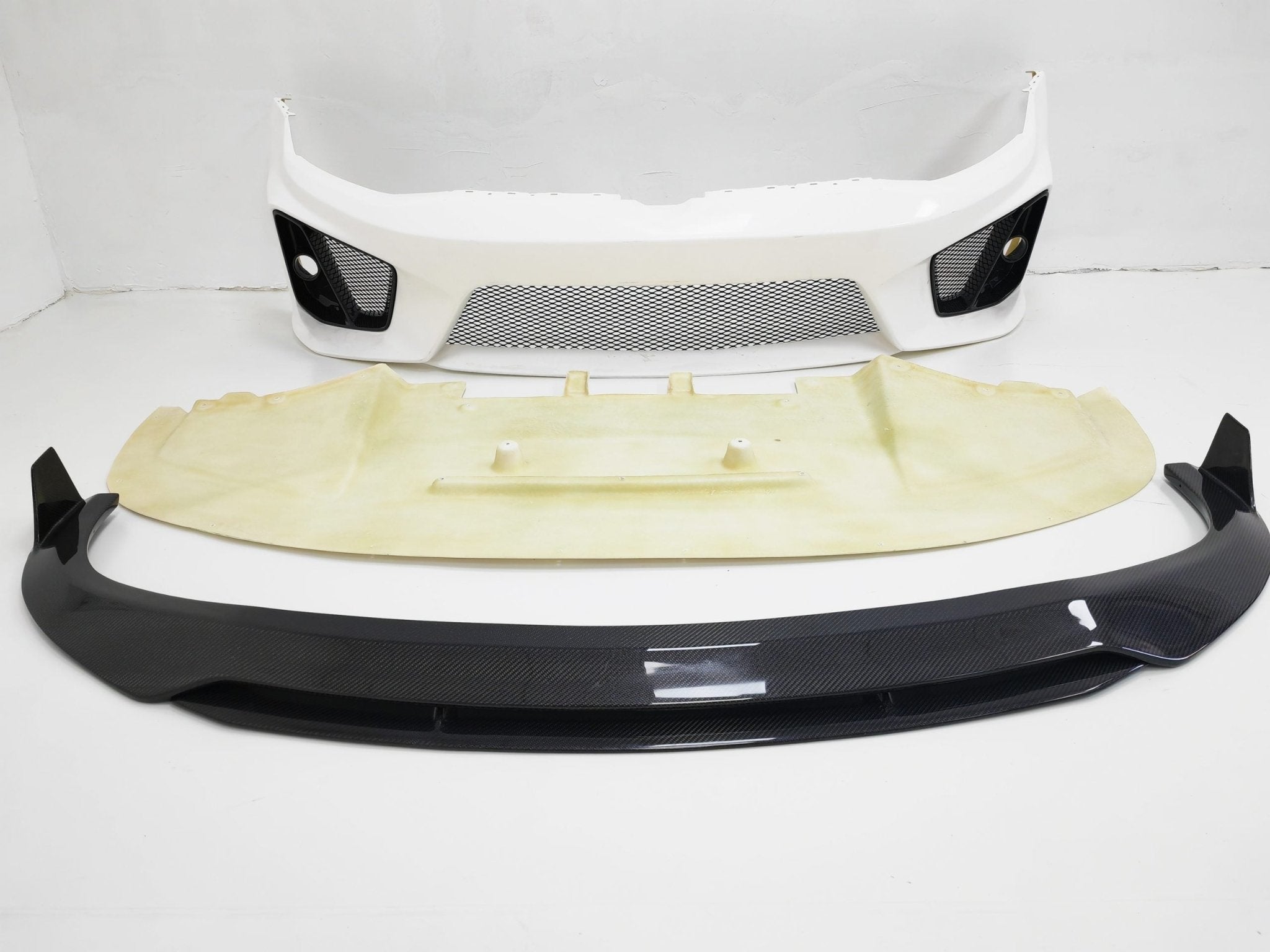 Robot Craftsman Volkswagen Golf / GTI / Golf R MK7 MK7.5 Fibre Glass Reinforced Plastic Complete Front Bumper (FRP) Aftermarket Carbon Fiber Part / Bodykit - Robot Bodykits