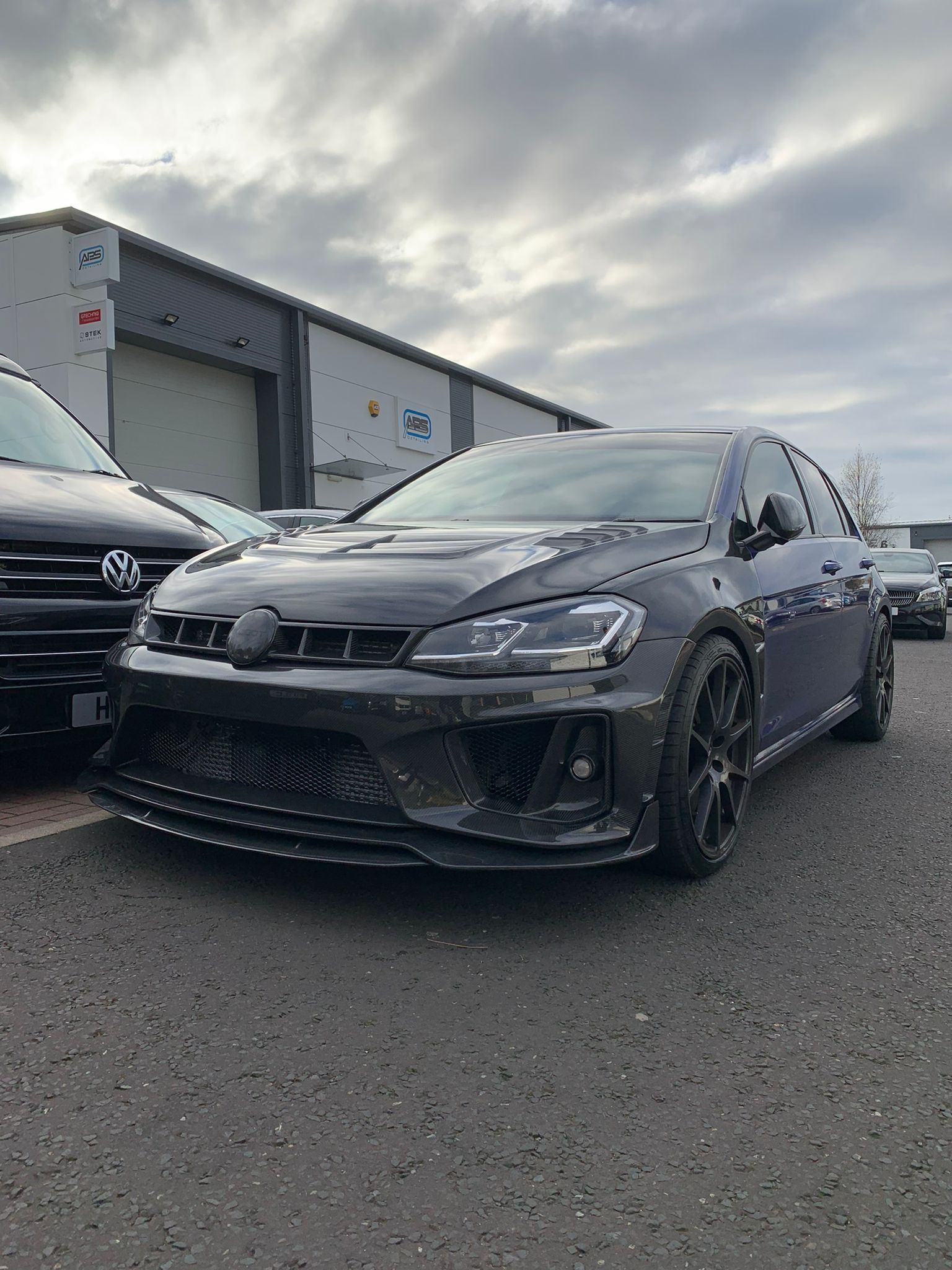 Robot Craftsman Volkswagen Golf / GTI / Golf R MK7 MK7.5 Fibre Glass Reinforced Plastic Complete Front Bumper (FRP) Aftermarket Carbon Fiber Part / Bodykit - Robot Bodykits