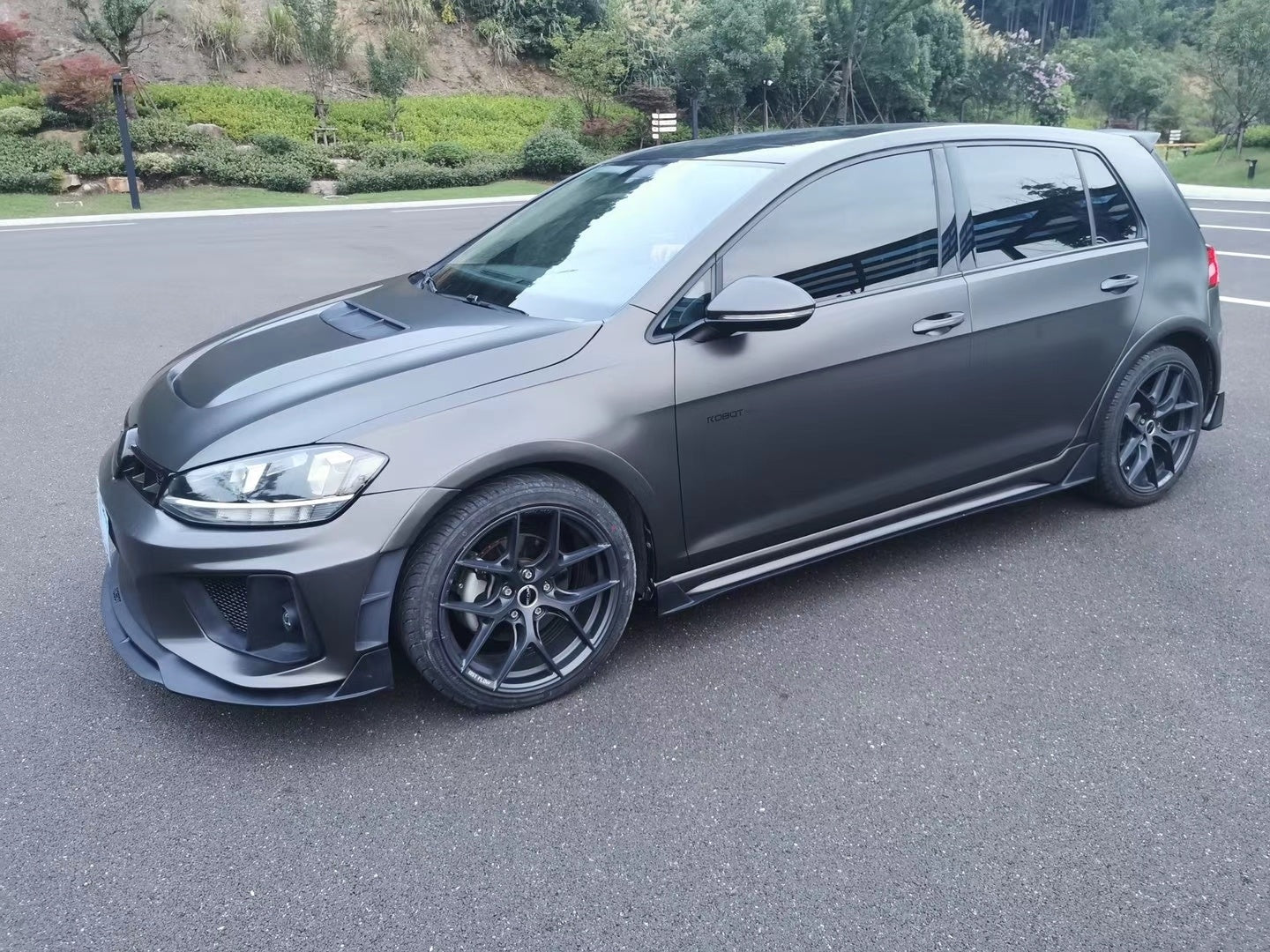 Robot Craftsman Volkswagen Golf / GTI / Golf R MK7 MK7.5 Side Skirts Aftermarket Carbon Fiber Part / Bodykit - Robot Bodykits