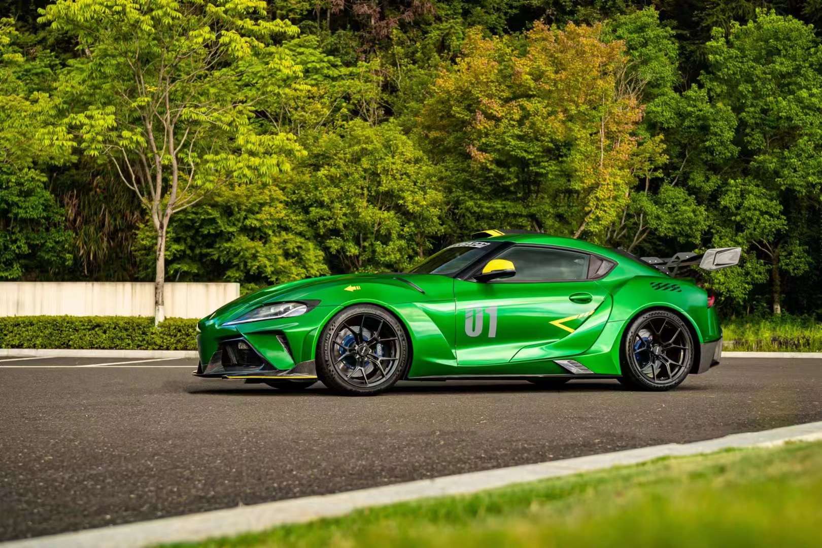 Robot Hyperion (Style B) Toyota GR Supra Moray Full Widebody Kit Aftermarket Carbon Fiber Part / Bodykit - Robot Bodykits