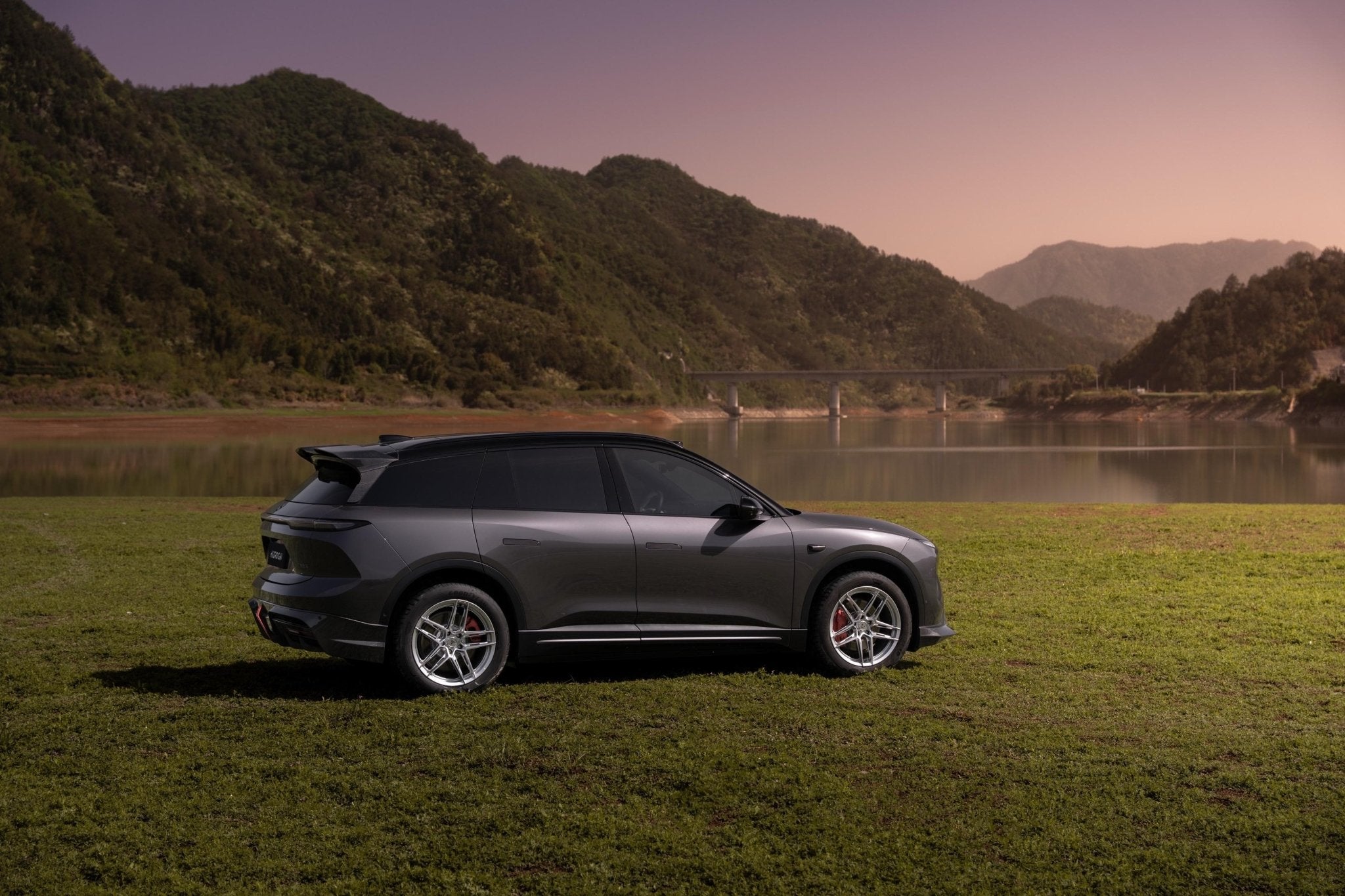 Robot NIO 1st Gen ES6 Lowline Bodykit (Hydrogai Series) 2019–2023 Aftermarket Carbon Fiber Part / Bodykit - Robot Bodykits