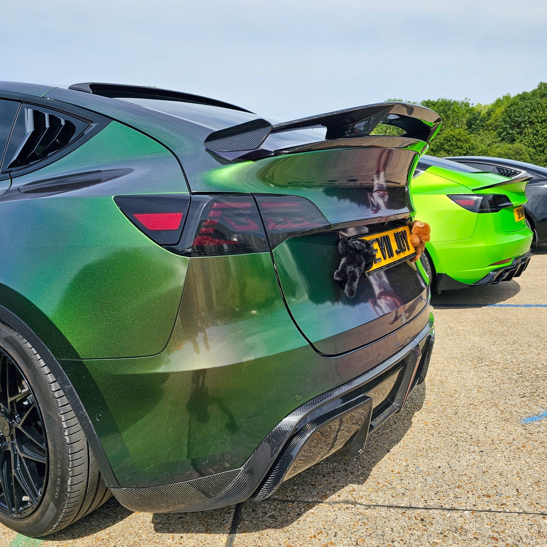 Robot Tesla Model Y Narrow Bodykit 