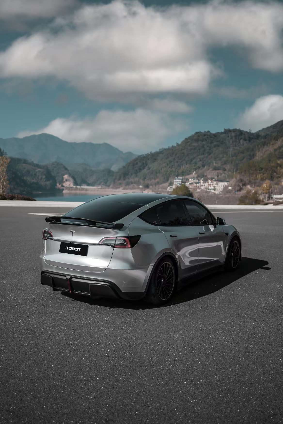Robot Tesla Model Y Narrow Bodykit 