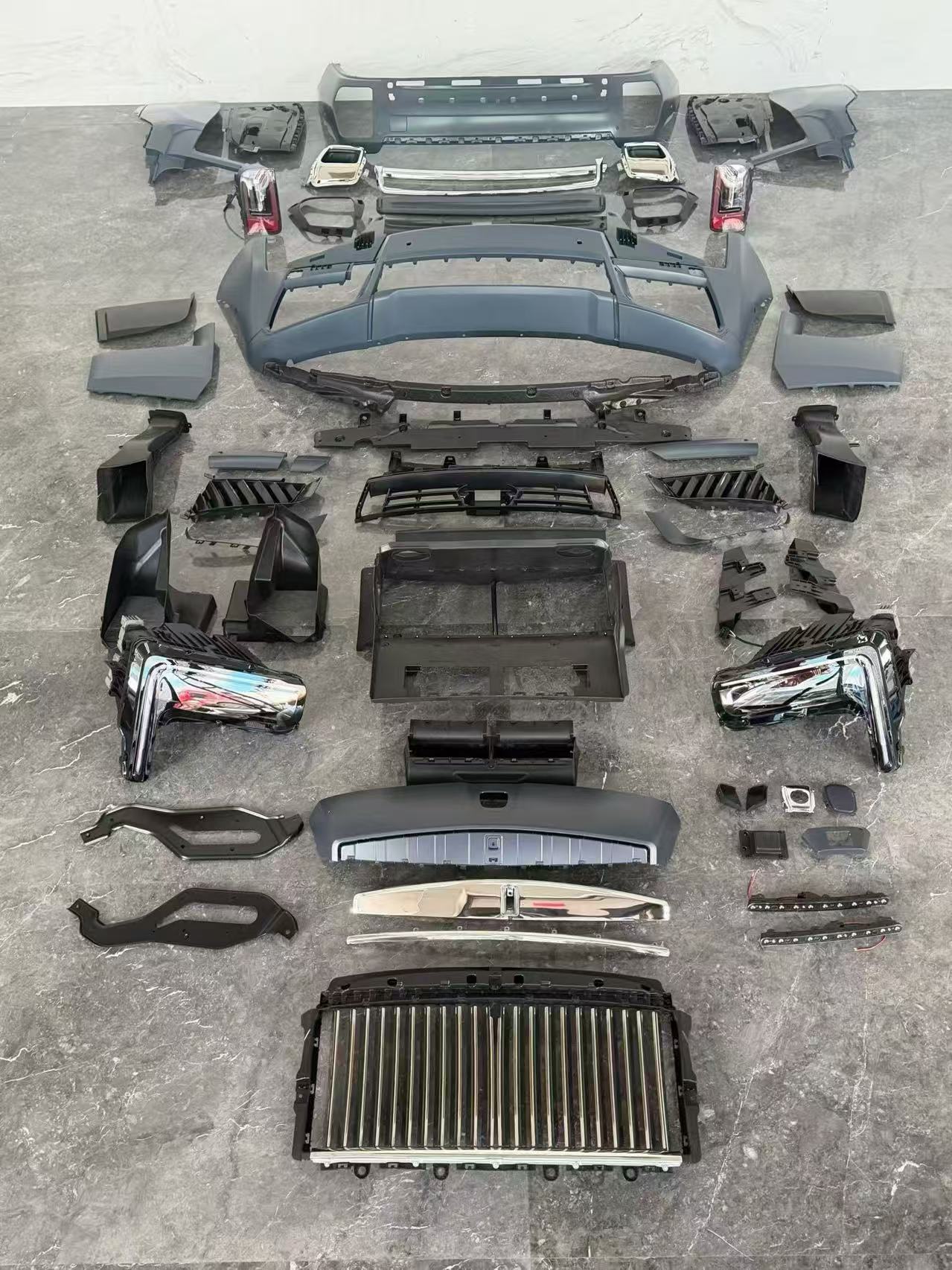 Rolls - Royce Cullinan (2018–2024) — 2025 Model Shape Conversion Kit Aftermarket Carbon Fiber Part / Bodykit - Robot Bodykits