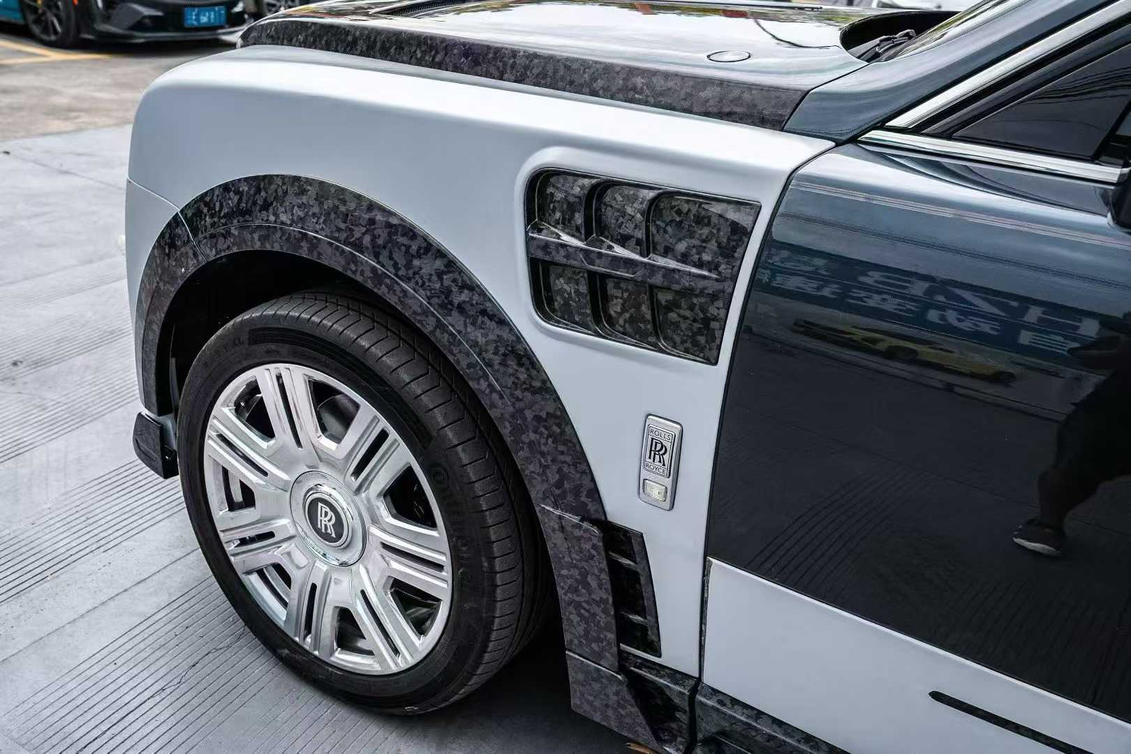 Rolls - Royce Cullinan (2018–2024) & 2025 (Series 2) Full Bodykit Aftermarket Carbon Fiber Part / Bodykit - Robot Bodykits