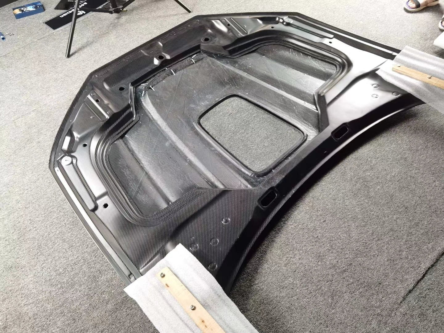 SD Carbon Fiber Tempered Glass Hood Bonnet For Audi A4 S4 2017-ON B9 B9.5 Aftermarket Carbon Fiber Part / Bodykit - Robot Bodykits