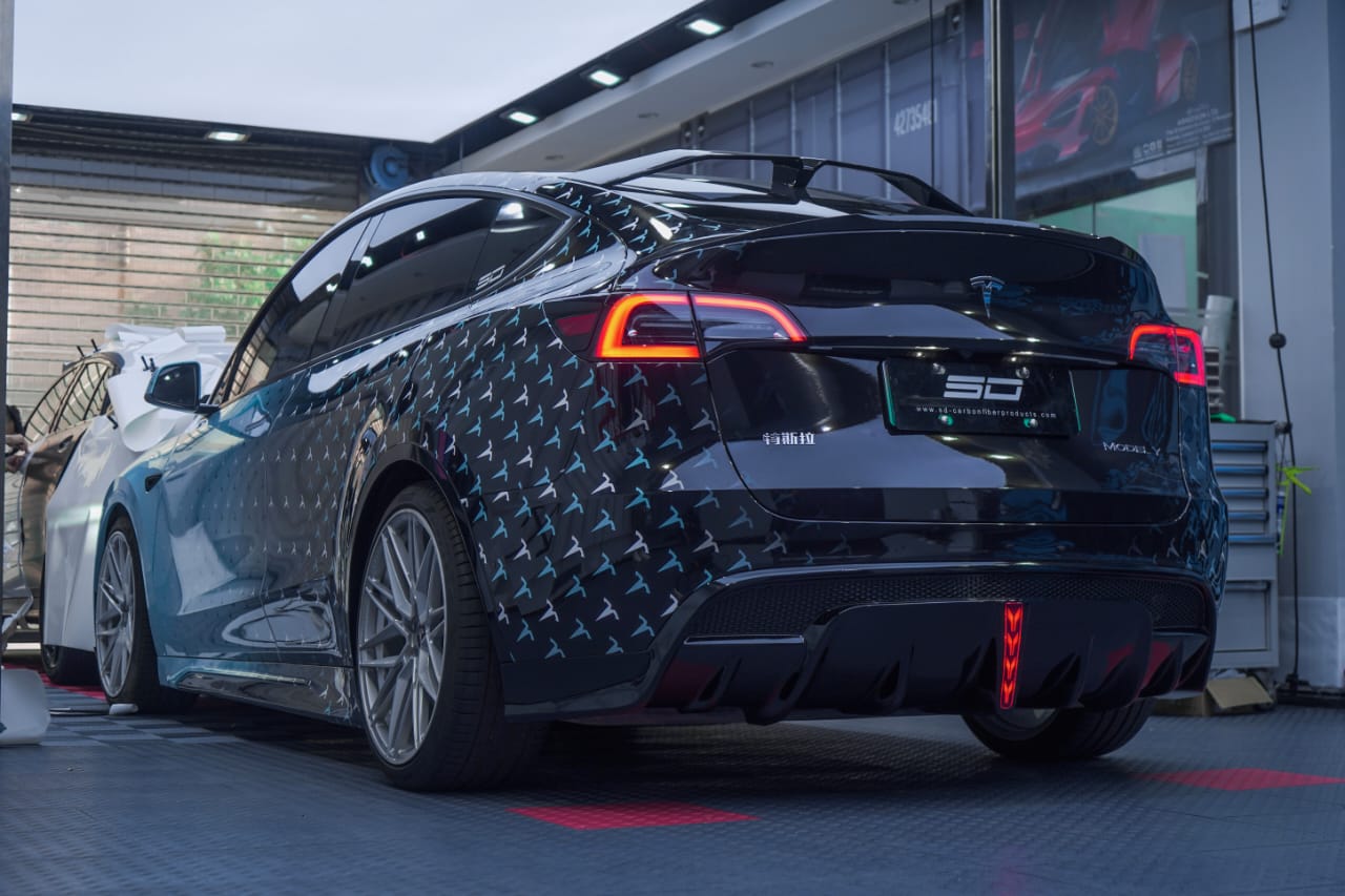 SD Carbon Tesla Model Y Full Plastic or Dry Carbon Narrowbody Bodykit Aftermarket Carbon Fiber Part / Bodykit - Robot Bodykits