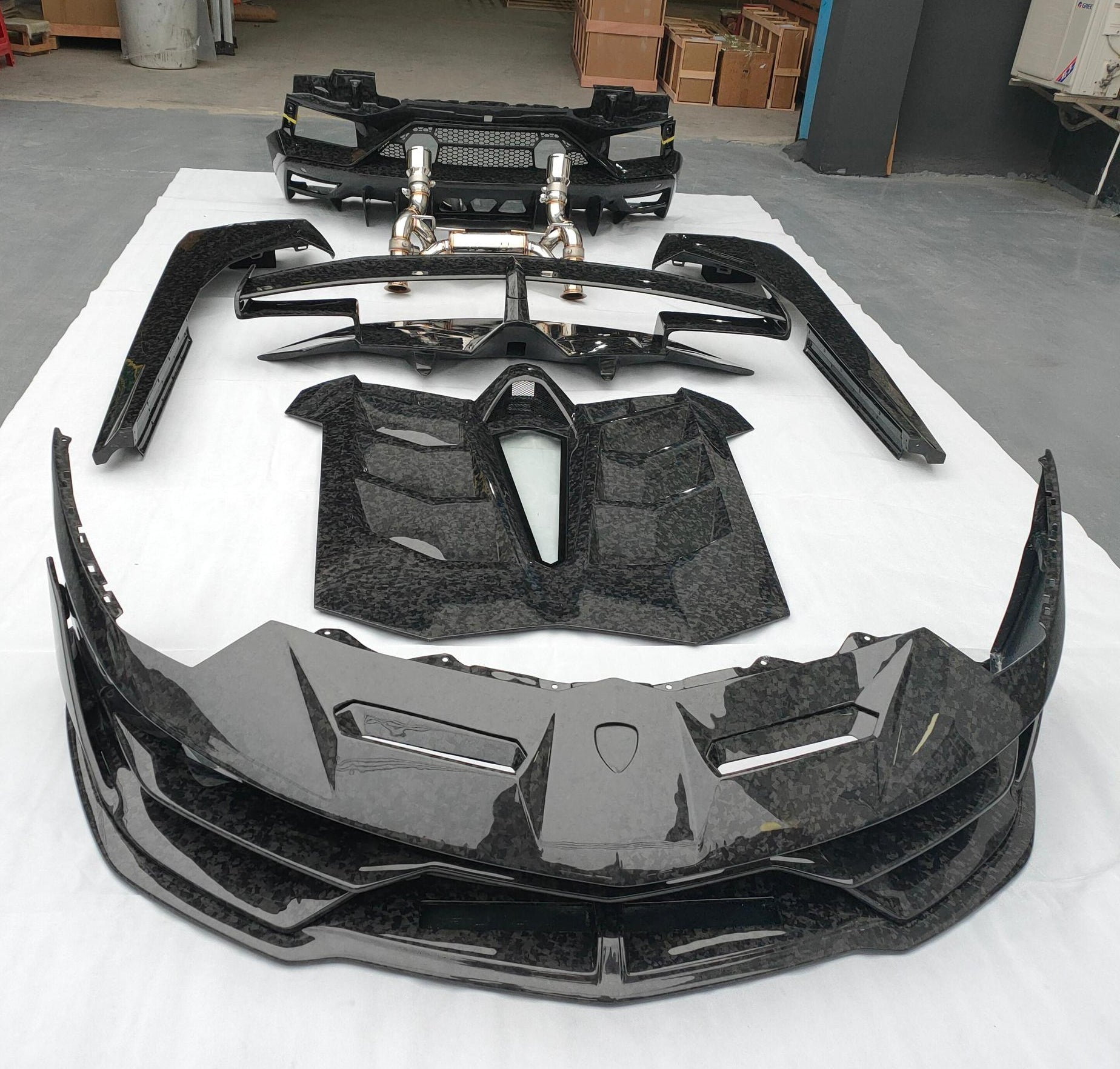 SD Dry Carbon Fibre Conversion Full Body Kit Conversion for Lamborghini Aventador LP700/720/740/750 Upgrade to SVJ Full Body Kit Aftermarket Carbon Fiber Part / Bodykit - Robot Bodykits