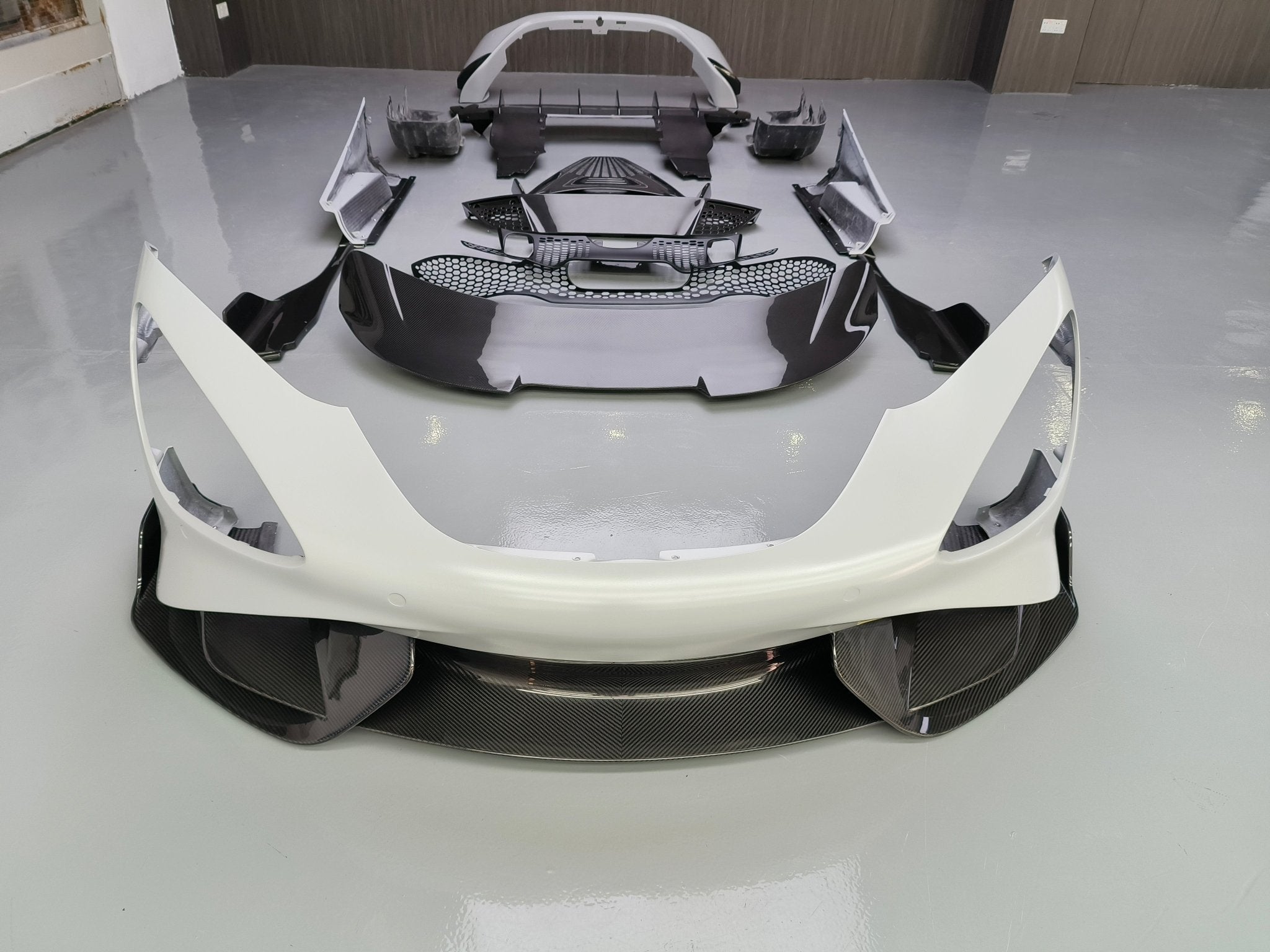 SD Dry Carbon Fibre Conversion Full Body Kit for McLaren 720S to 765LT Aftermarket Carbon Fiber Part / Bodykit - Robot Bodykits
