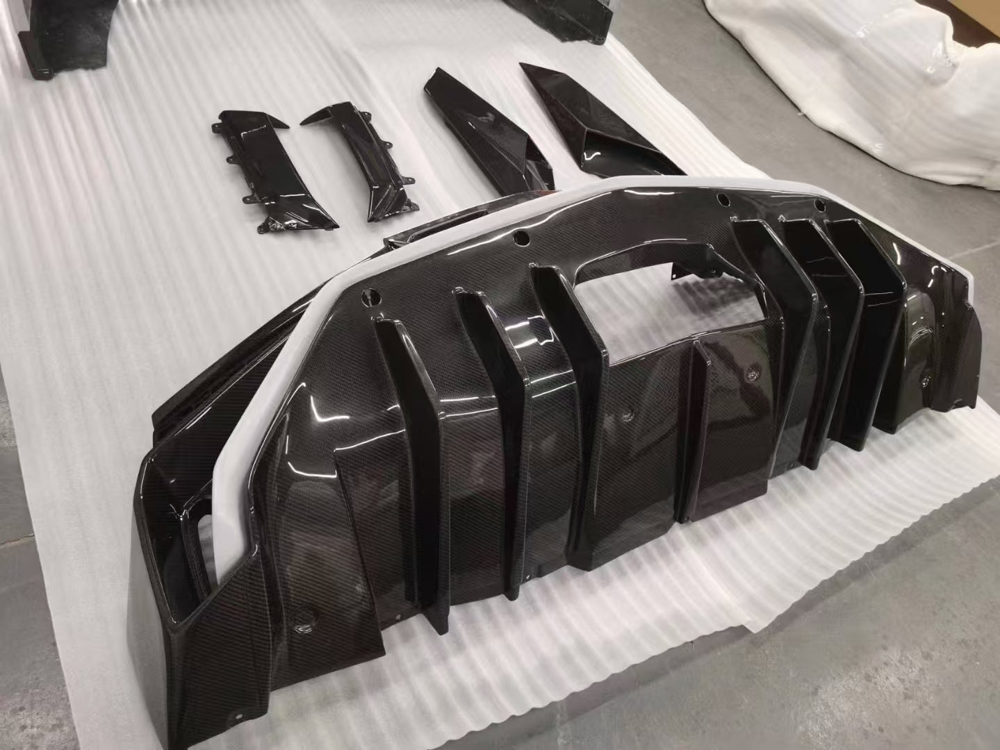 SD Dry Carbon Fibre Full Body Kit Conversion for Lamborghini Aventador LP700/720/740/750 Upgrade to SV Full Body Kit Aftermarket Carbon Fiber Part / Bodykit - Robot Bodykits