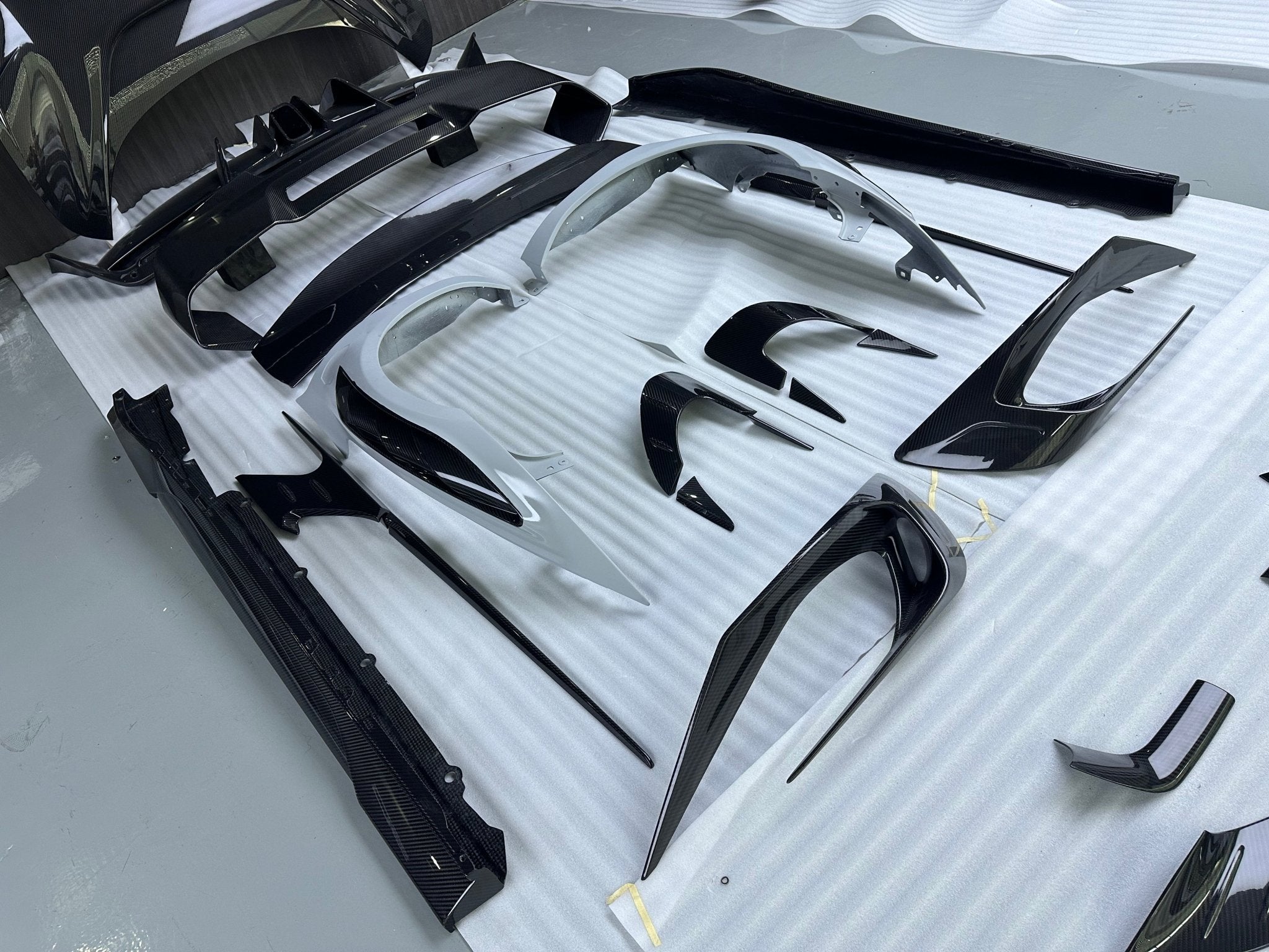 SD Dry Carbon Fibre (Prepreg) Full Aero Bodykit for Ferrari 296 GTB Aftermarket Carbon Fiber Part / Bodykit - Robot Bodykits