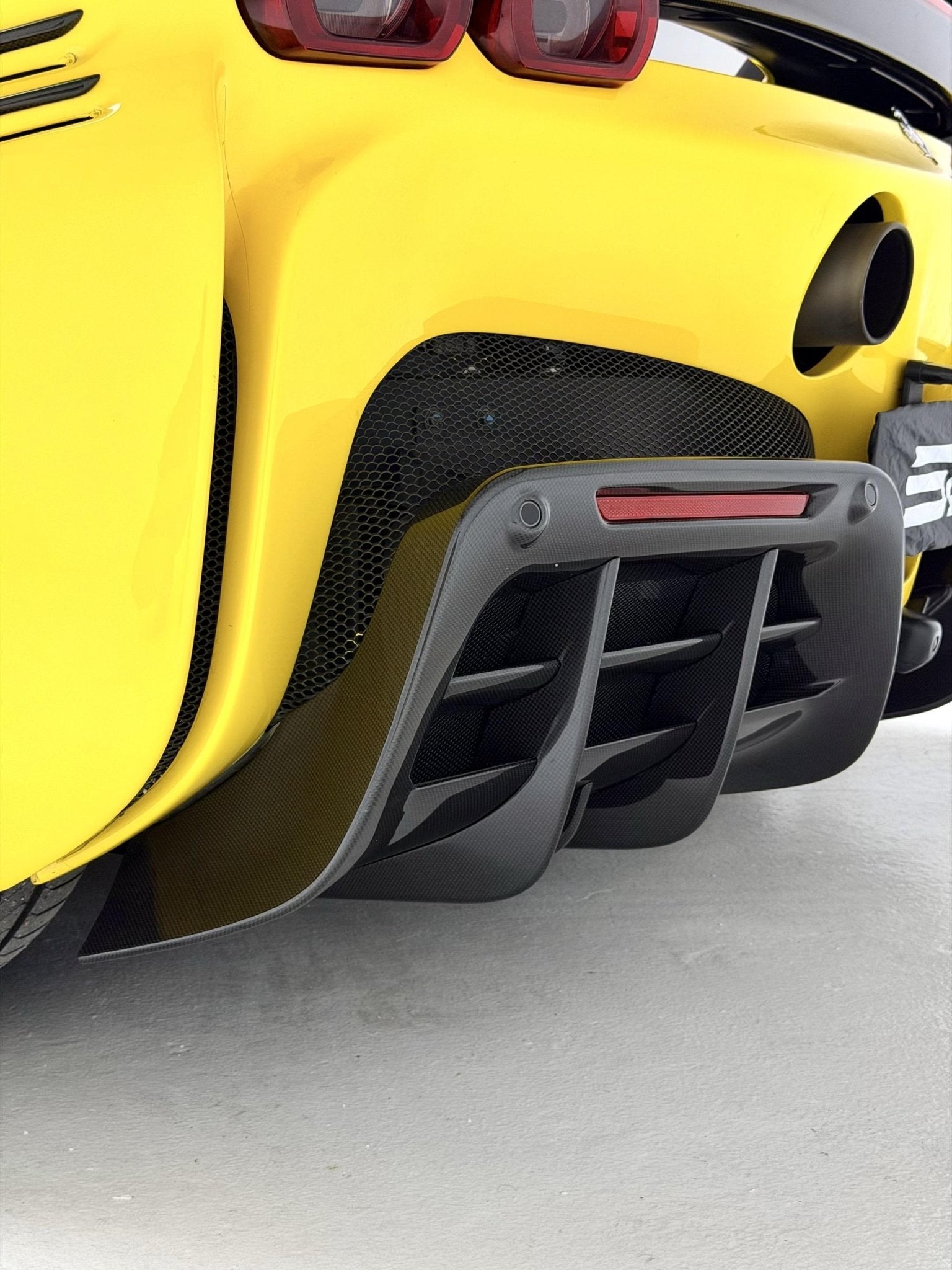 SD Dry Carbon Fibre (Prepreg) Full Aero Bodykit for Ferrari SF90 Aftermarket Carbon Fiber Part / Bodykit - Robot Bodykits