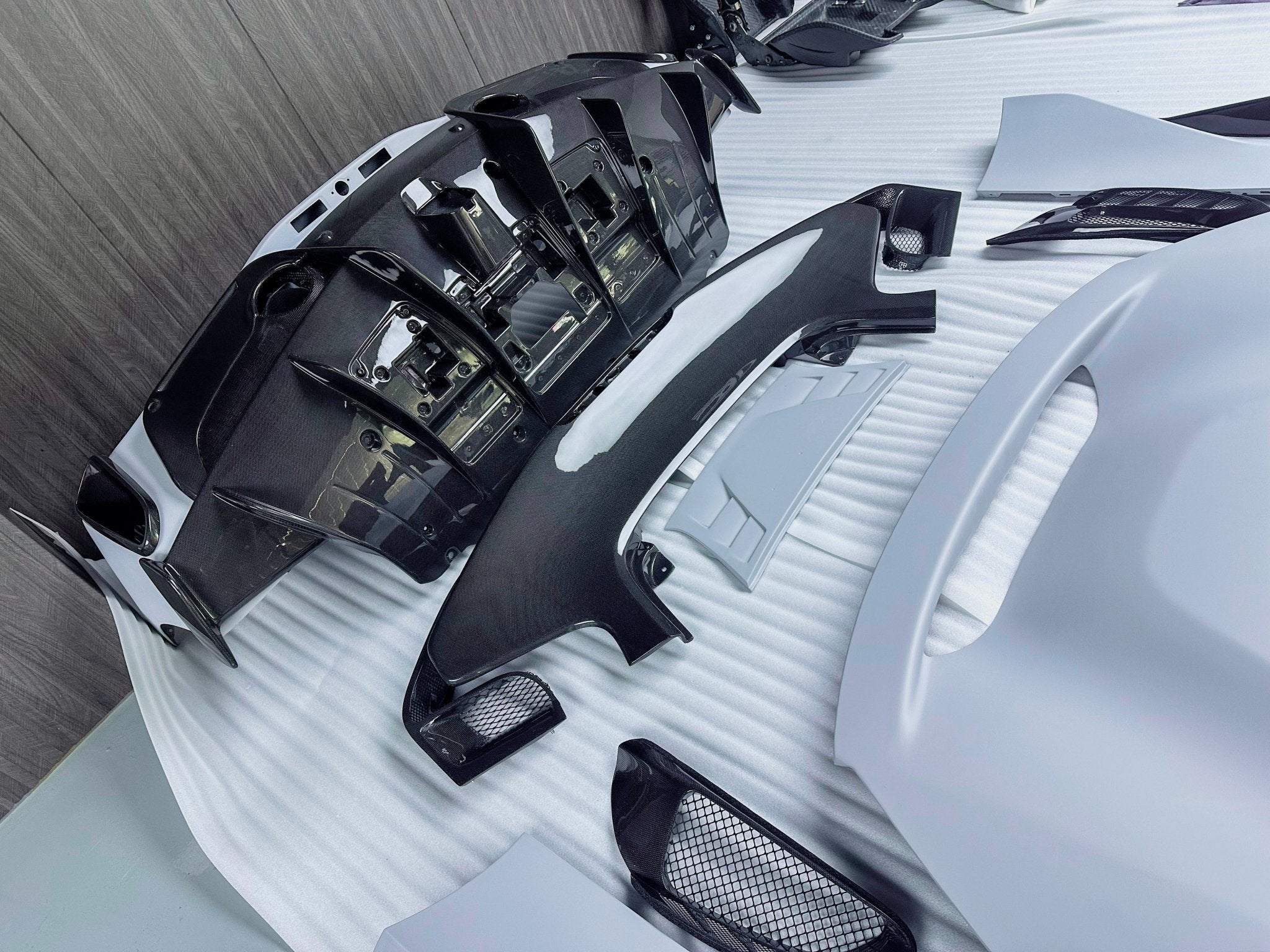 SD Dynamics Full Ferrari 488GTB Upgrade to Pista Conversion Body Kit Aftermarket Carbon Fiber Part / Bodykit - Robot Bodykits
