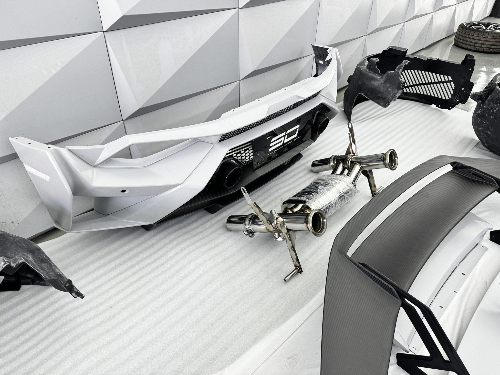 SD Dynamics Lamborghini Huracan to STO Conversion Dry - Carbon Full Body Kit Aftermarket Carbon Fiber Part / Bodykit - Robot Bodykits