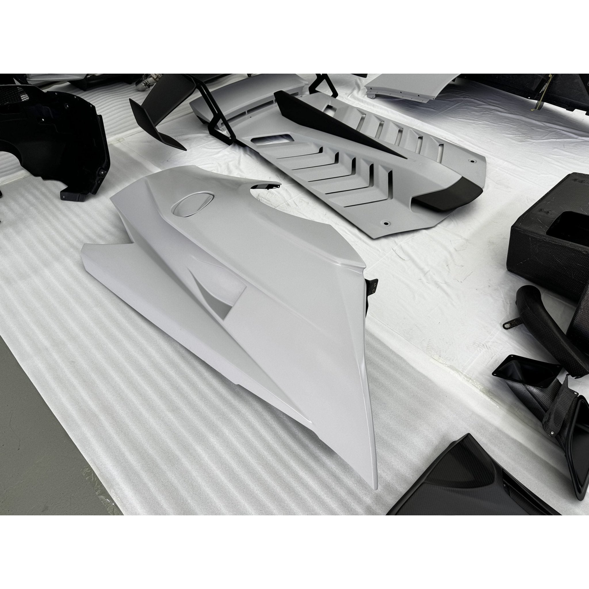 SD Dynamics Lamborghini Huracan to STO Conversion Dry - Carbon Full Body Kit Aftermarket Carbon Fiber Part / Bodykit - Robot Bodykits