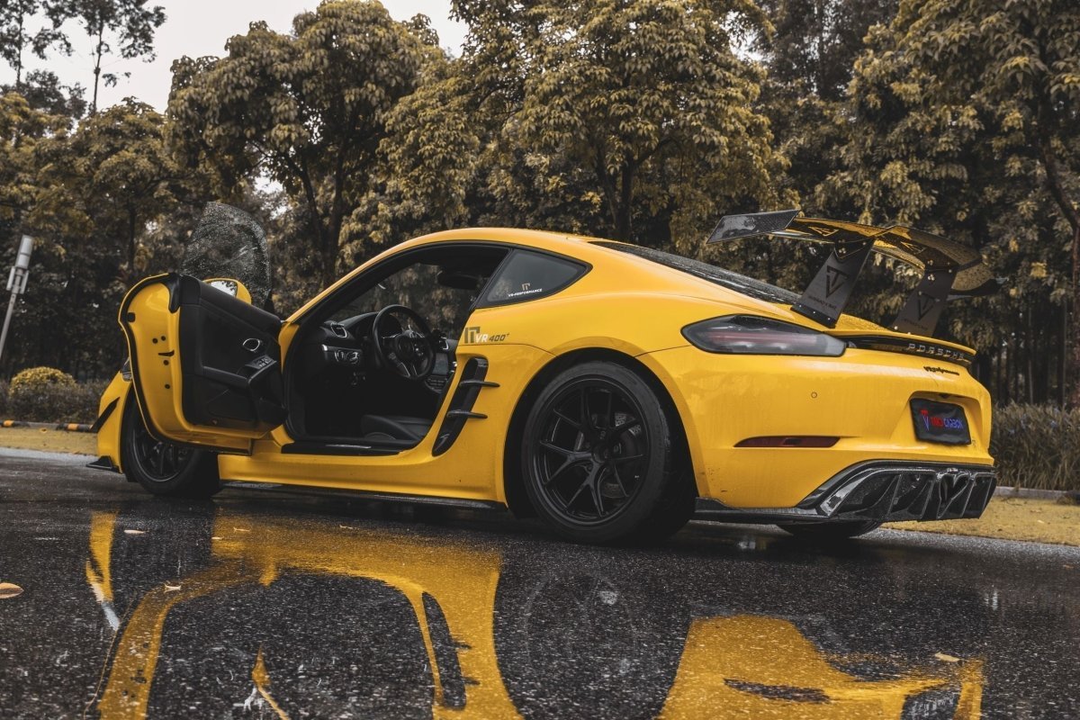 TAKD Carbon Dry Carbon Fiber Rear Diffuser & Canards for Porsche 718 Boxster / Cayman Aftermarket Carbon Fiber Part / Bodykit - Robot Bodykits