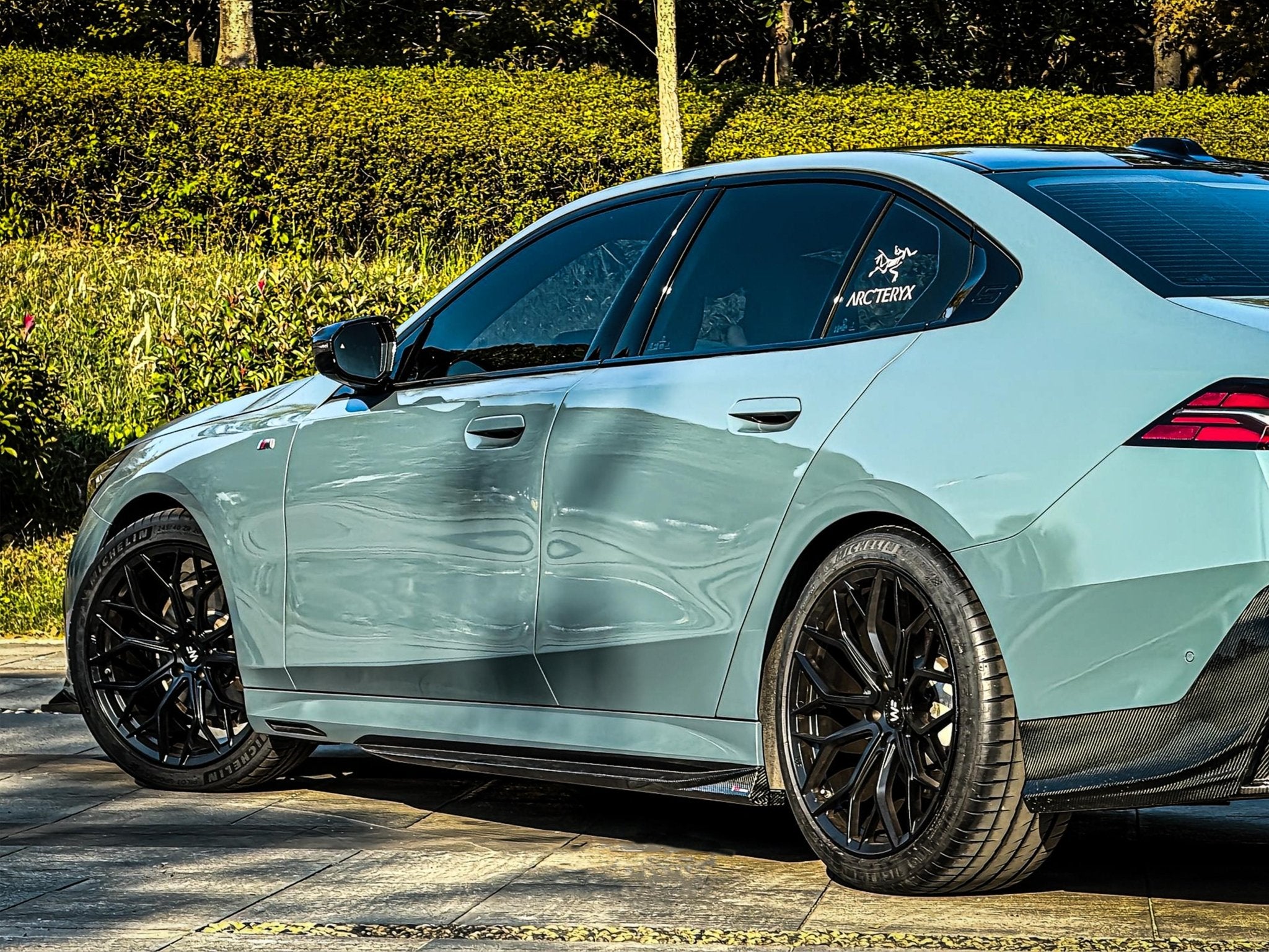 TAKD CARBON Dry Carbon Fibre Aero Body Kit for BMW 5-Series G60 Aftermarket Carbon Fiber Part / Bodykit - Robot Bodykits