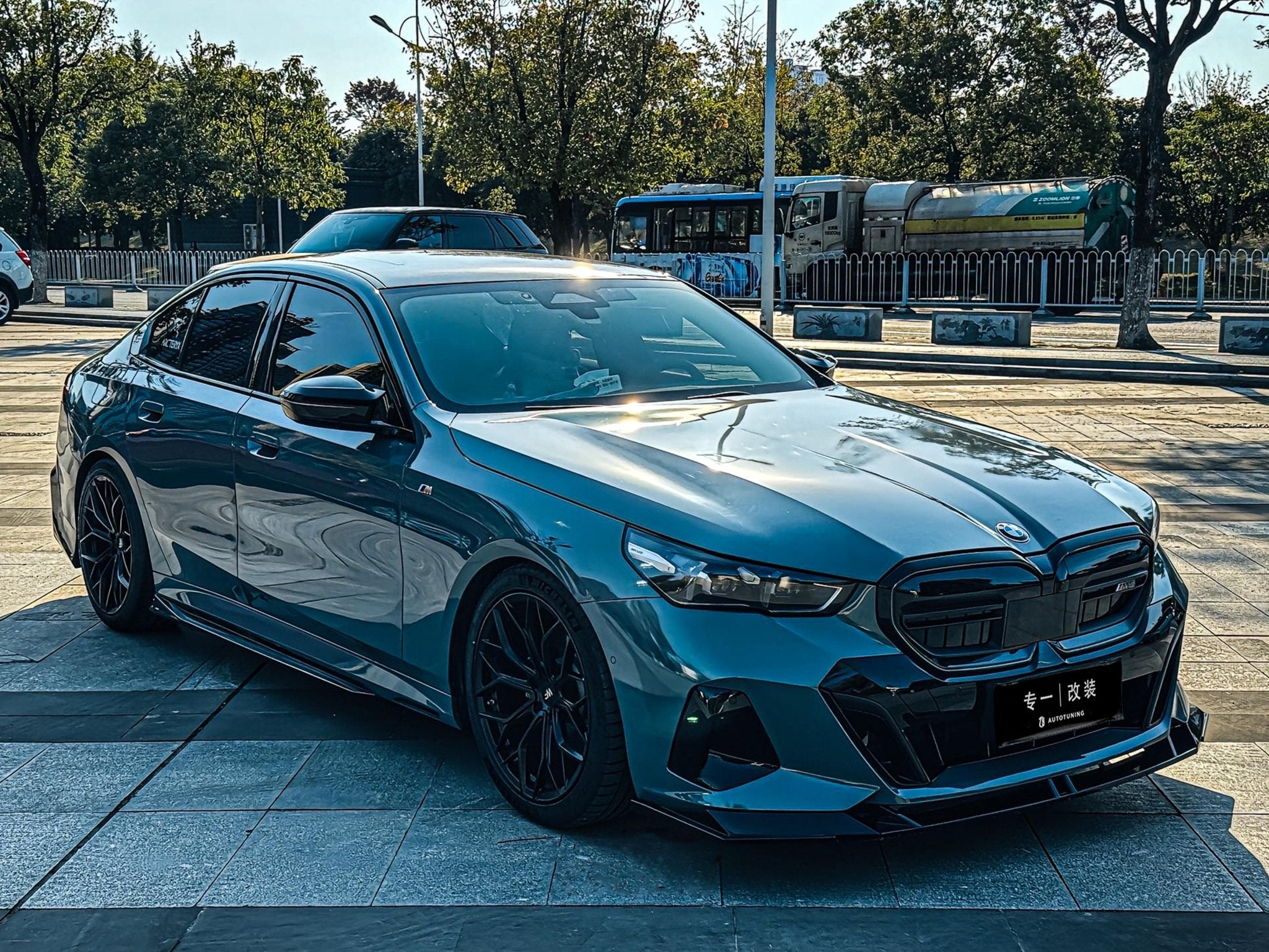 TAKD CARBON Dry Carbon Fibre Aero Body Kit for BMW 5-Series G60 Aftermarket Carbon Fiber Part / Bodykit - Robot Bodykits