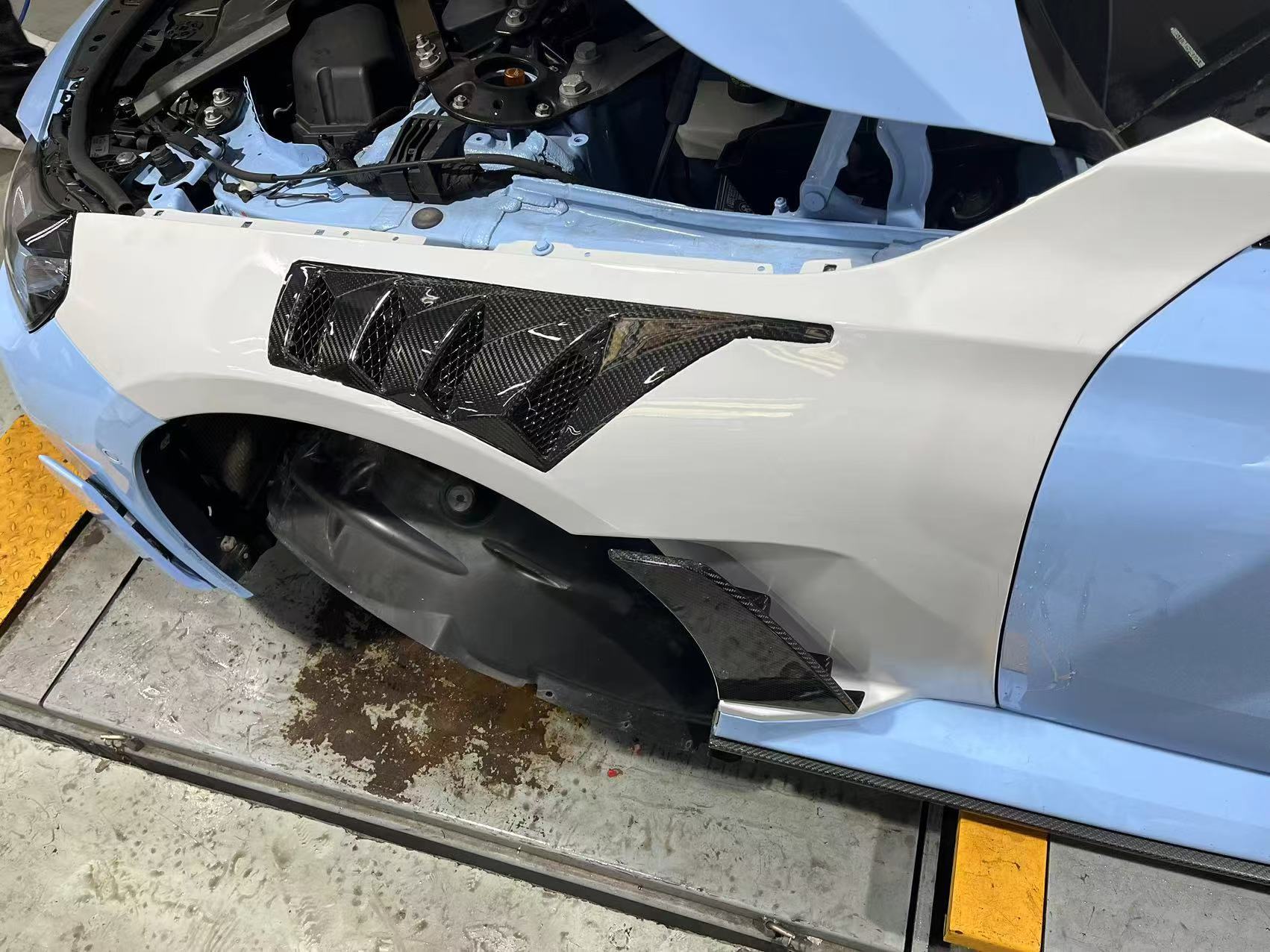 TAKD Pre-preg Carbon Front Fenders for BMW M2 / M2C G87 2023-ON Aftermarket Carbon Fiber Part / Bodykit - Robot Bodykits