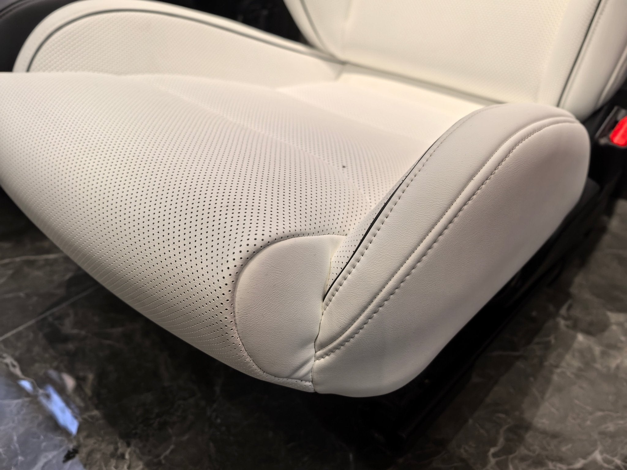 Tesla Model 3 & Y Performance Sports Seats 2.0 (Integrated - EASY INSTALL) Aftermarket Carbon Fiber Part / Bodykit - Robot Bodykits