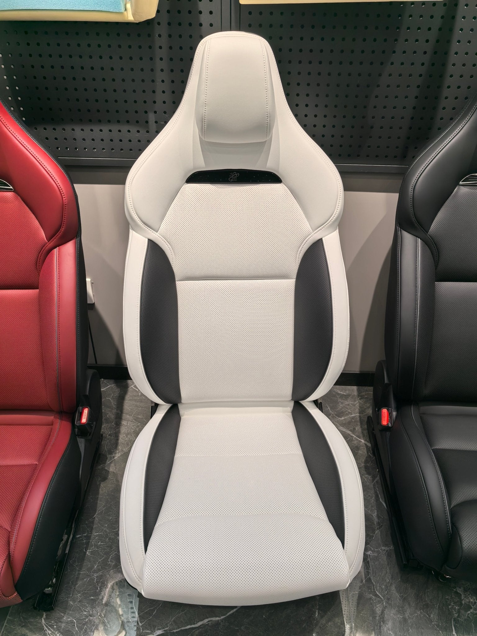 Tesla Model 3 & Y Performance Sports Seats 2.0 (Integrated - EASY INSTALL) Aftermarket Carbon Fiber Part / Bodykit - Robot Bodykits