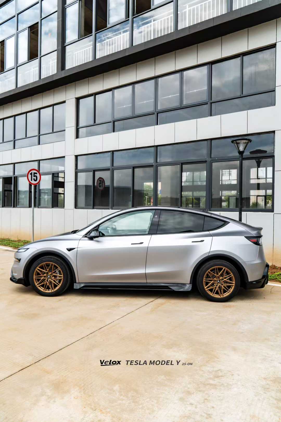 Velox 2025+ Tesla Model Y Lowline Kit Gloss Black Bodykit Aftermarket Carbon Fiber Part / Bodykit - Robot Bodykits