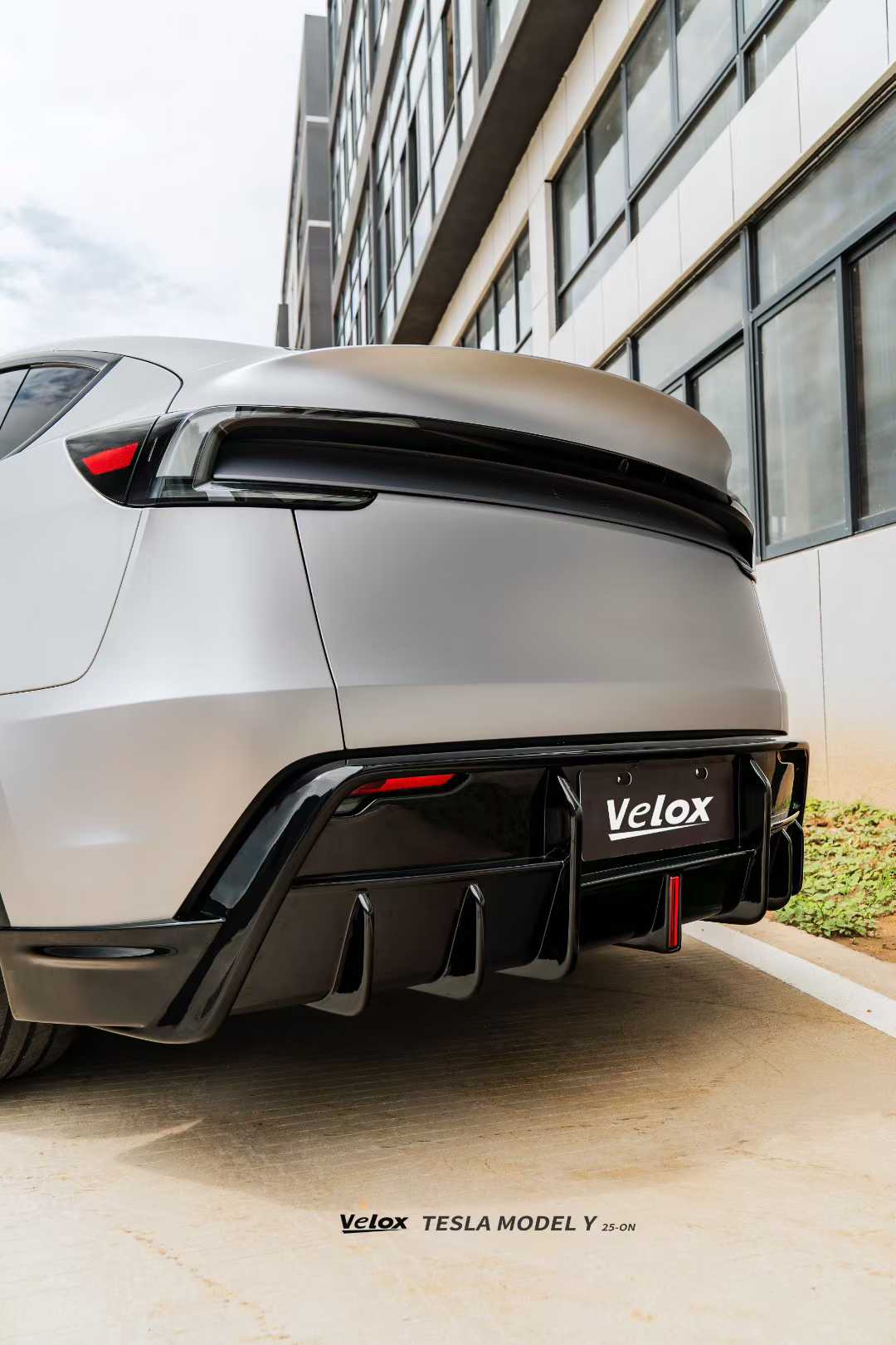 Velox 2025+ Tesla Model Y Lowline Kit Gloss Black Bodykit Aftermarket Carbon Fiber Part / Bodykit - Robot Bodykits