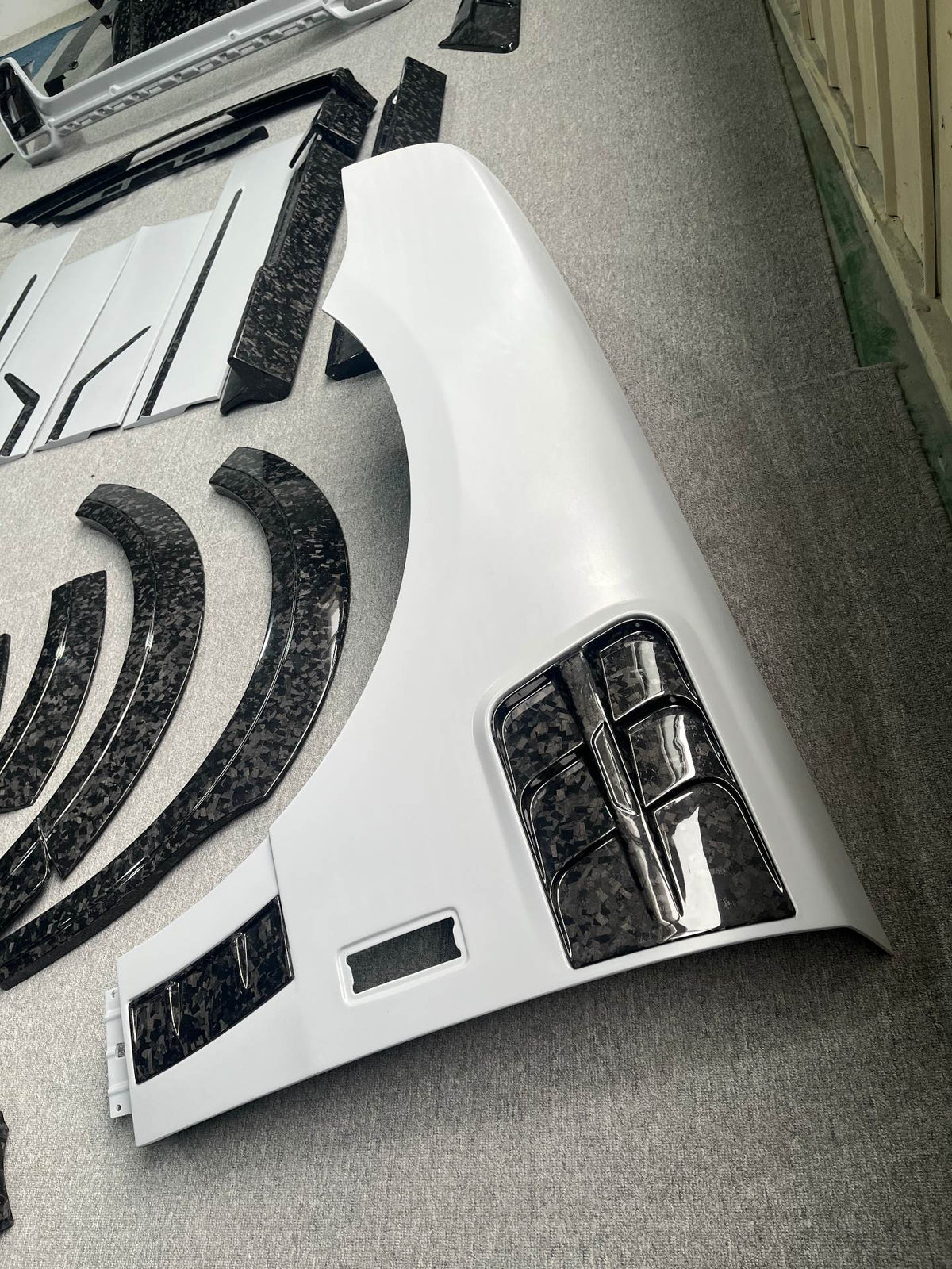 ZLO Rolls-Royce Cullinan 2025 (Series 2) V2 Full Partial Carbon Bodykit Aftermarket Carbon Fiber Part / Bodykit - Robot Bodykits