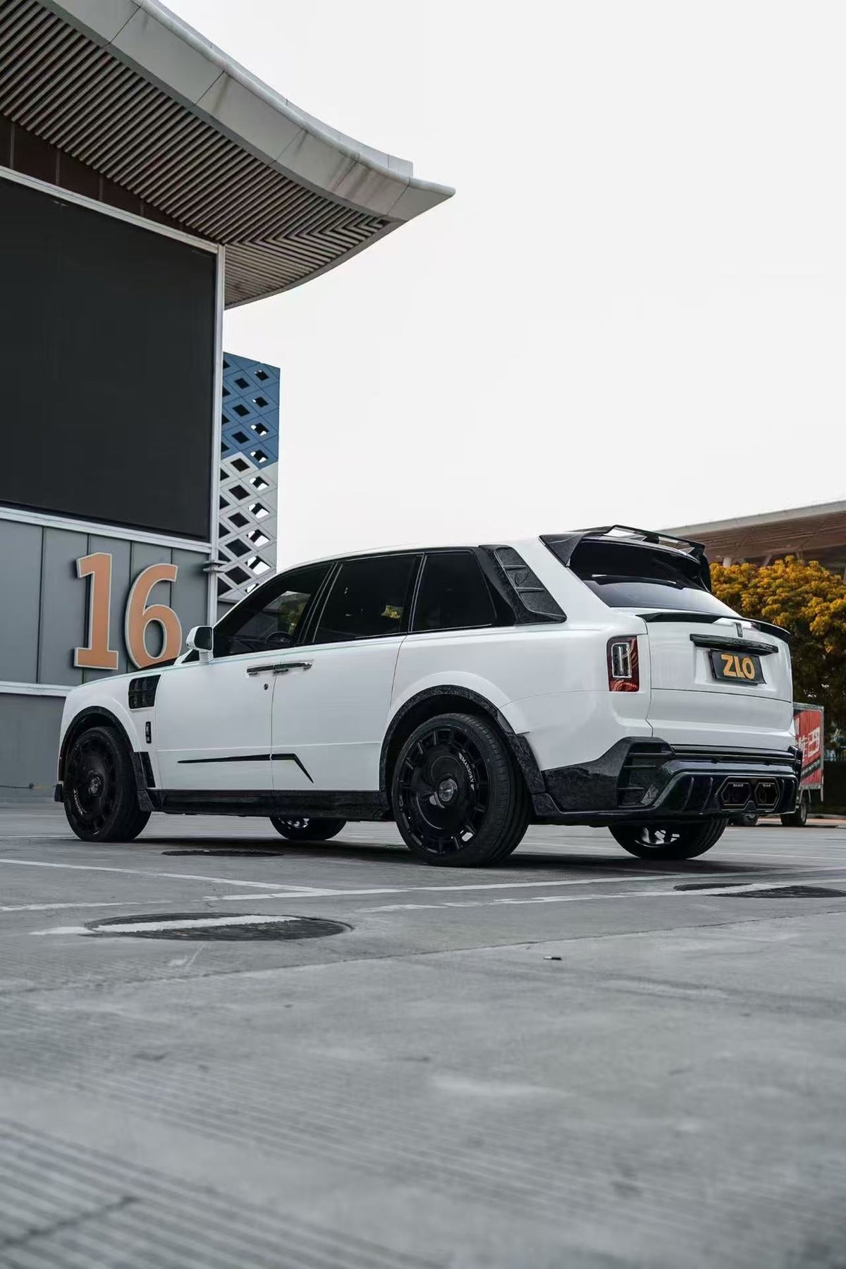 ZLO Rolls-Royce Cullinan 2025 (Series 2) V2 Full Partial Carbon Bodykit Aftermarket Carbon Fiber Part / Bodykit - Robot Bodykits
